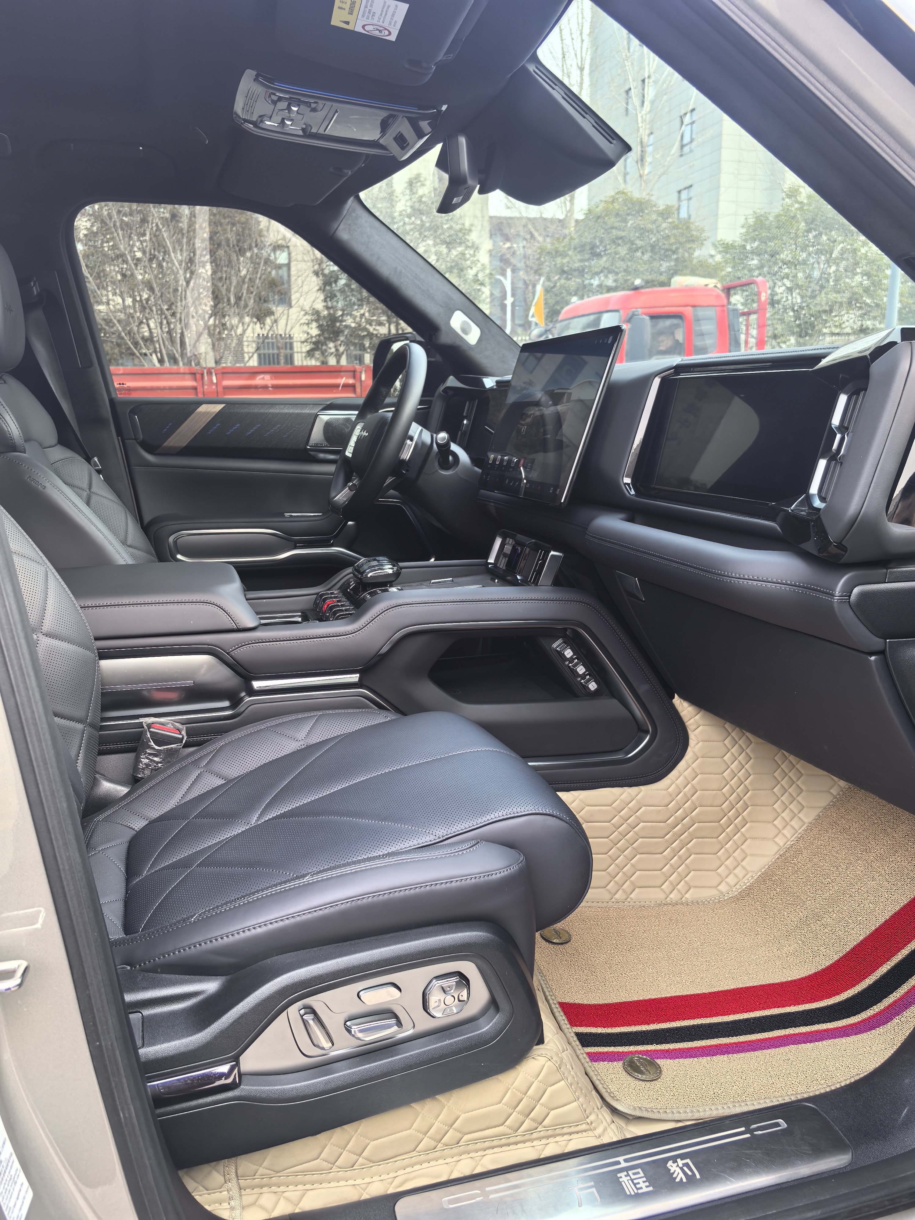 FangChengBao Leopard 8 2025 car image #12