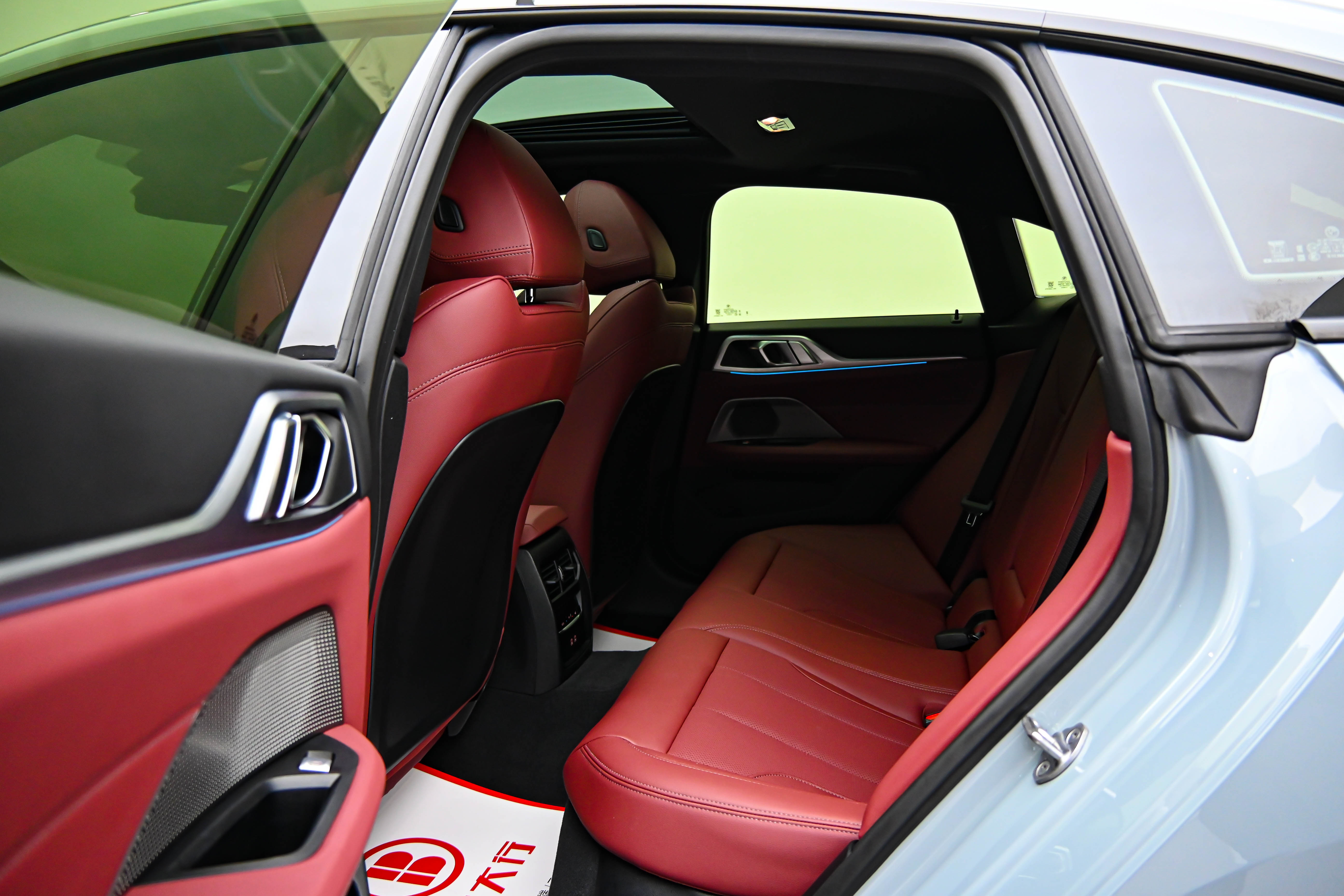 BMW i4 2025 car image #12