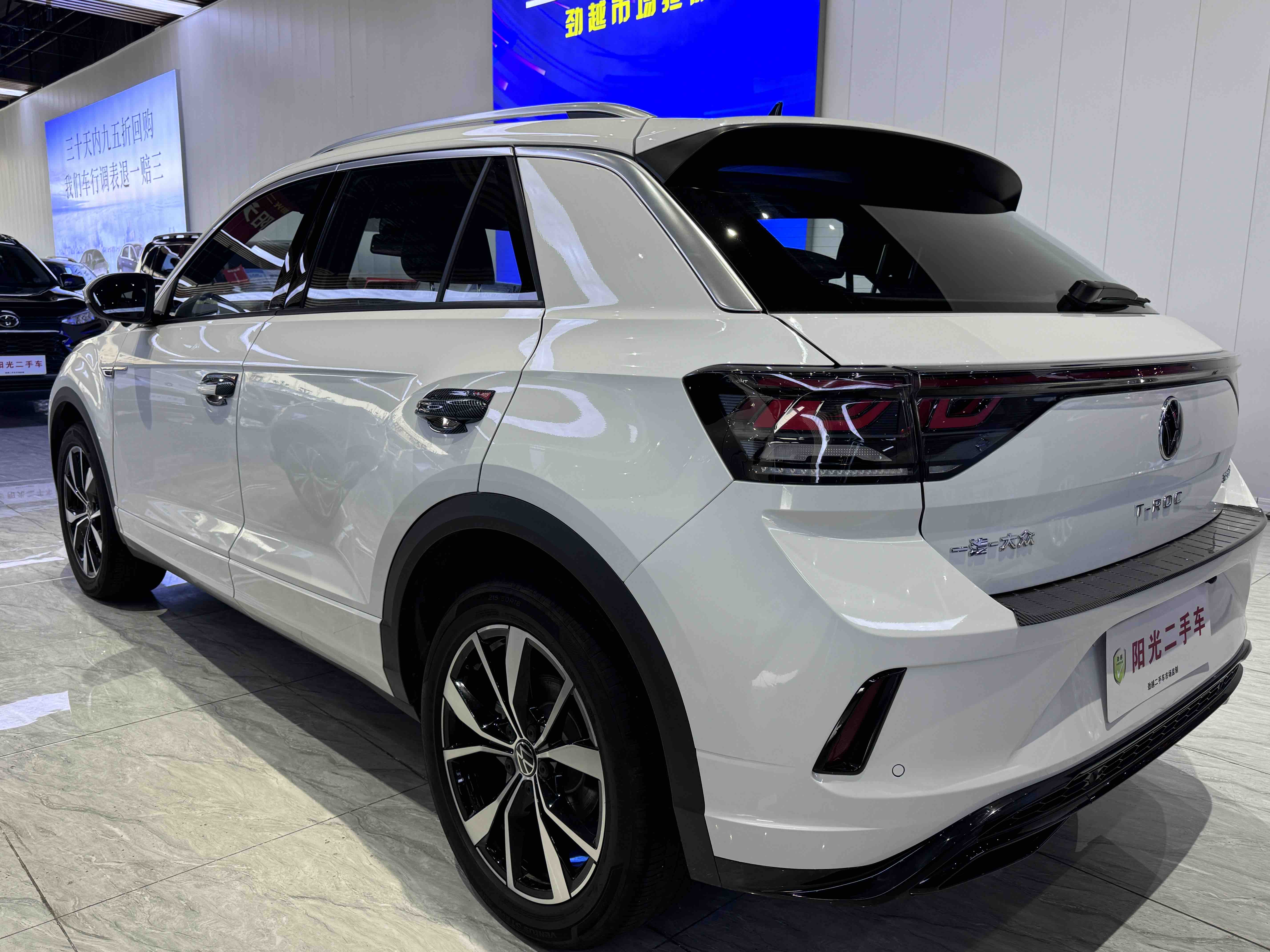 T-Roc 2025 car image #12