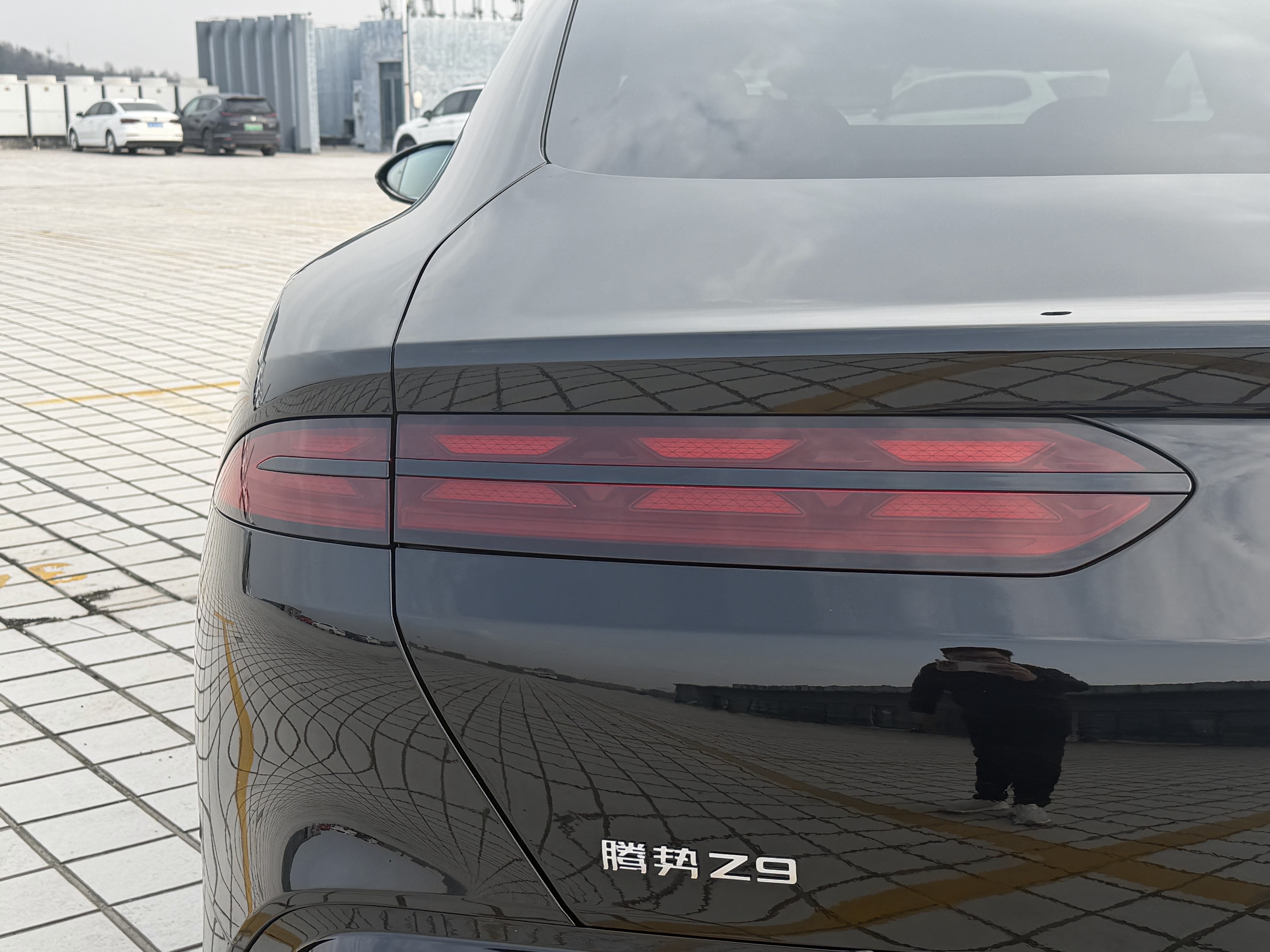 Denza Z9 2024 car image #12