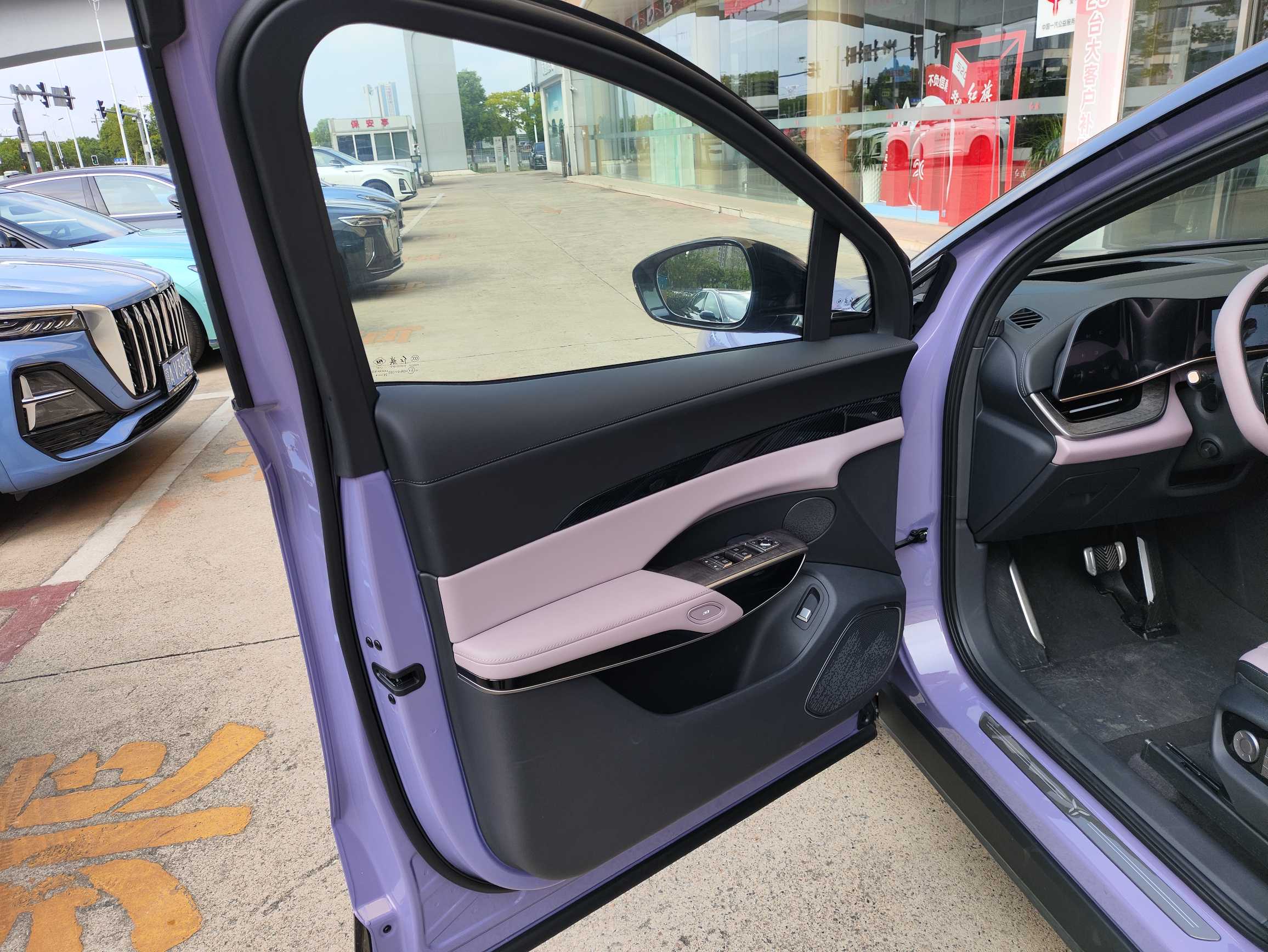 HongQi TianGong 08 2025 #12 HongQi TianGong 08 2025 car image #12