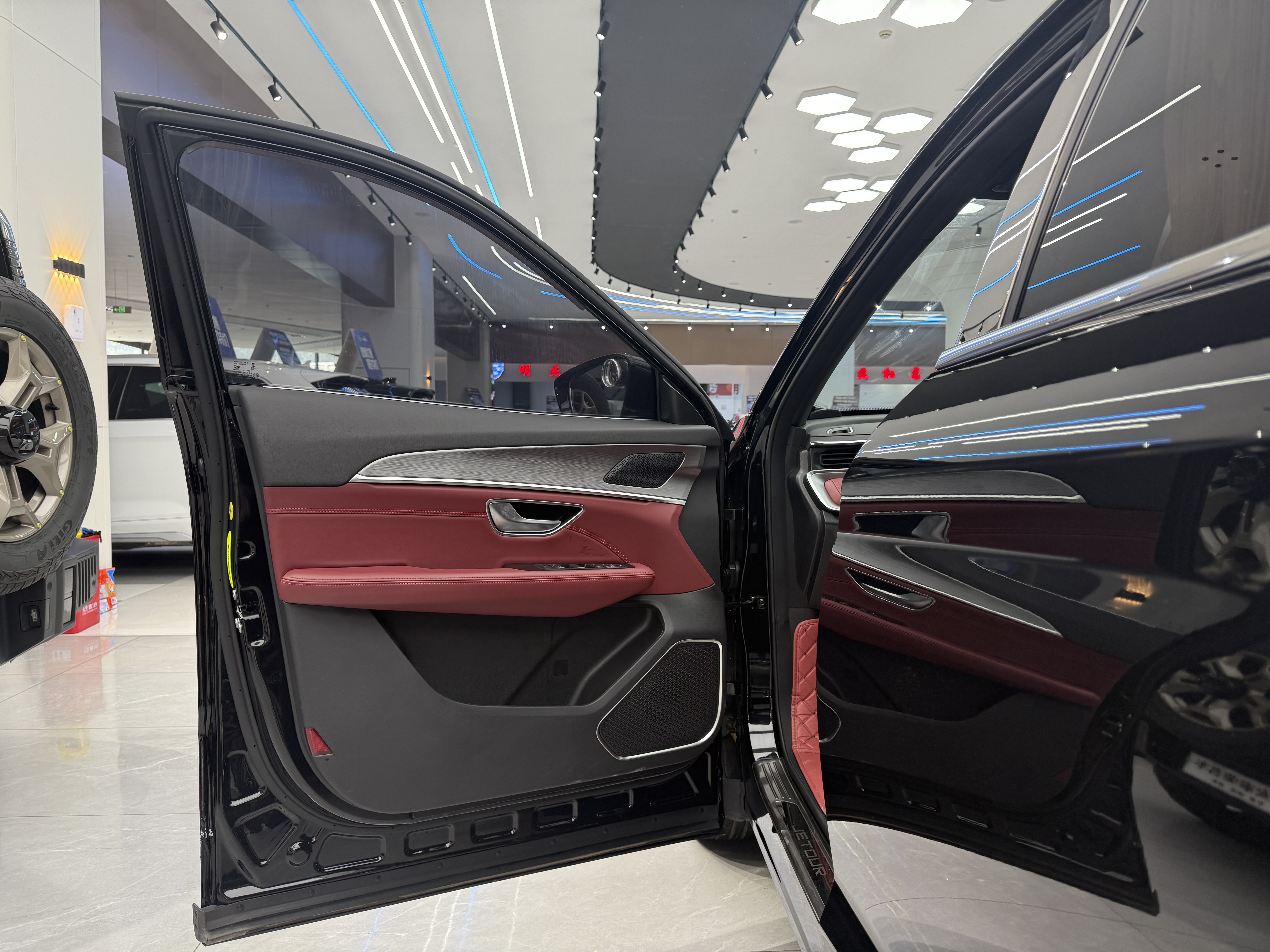 X70 PLUS 2025 #12 X70 PLUS 2025 car image #12