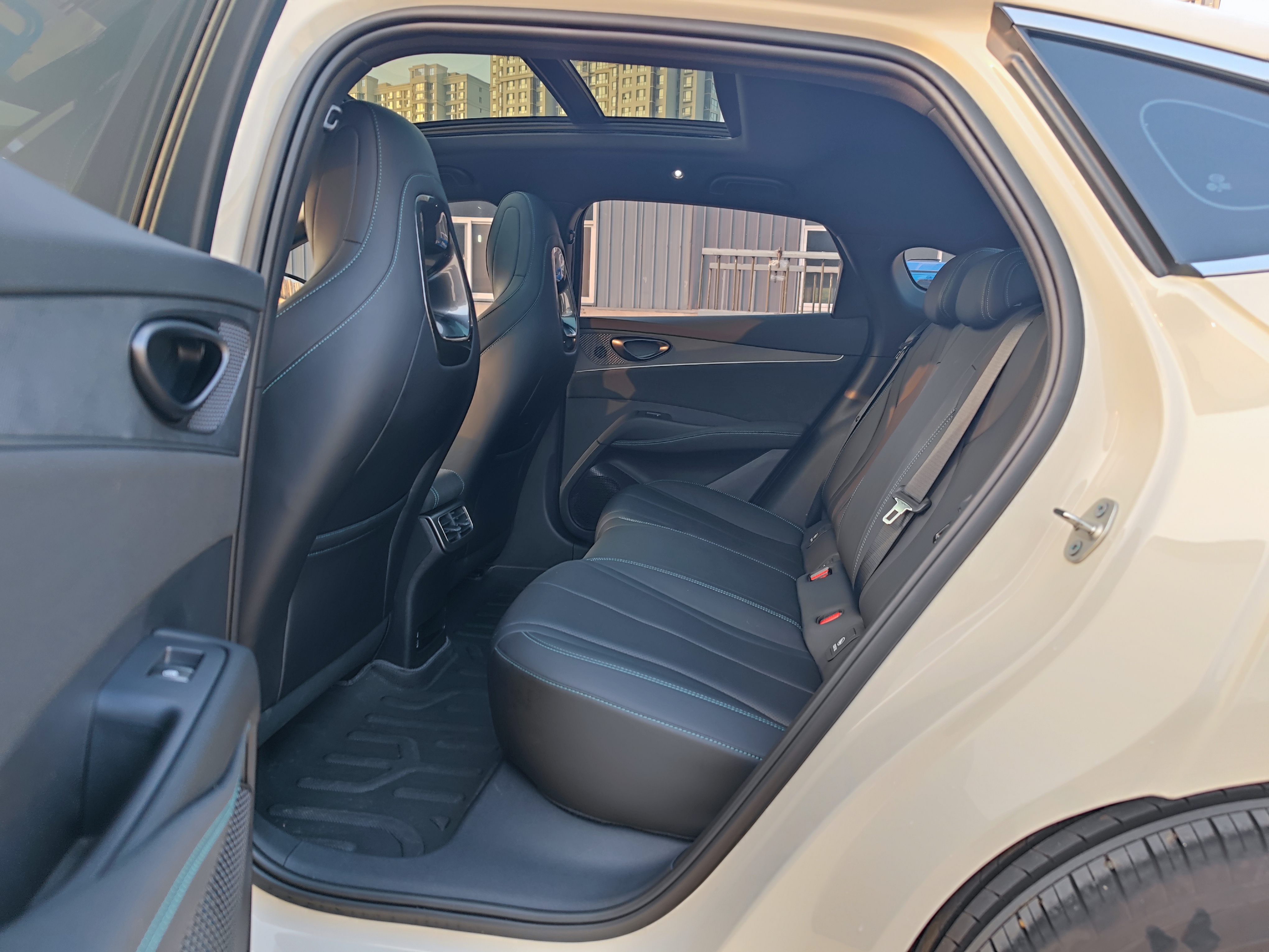 BYD Seal 06 DM-i 2025 #12 BYD Seal 06 DM-i 2025 car image #12