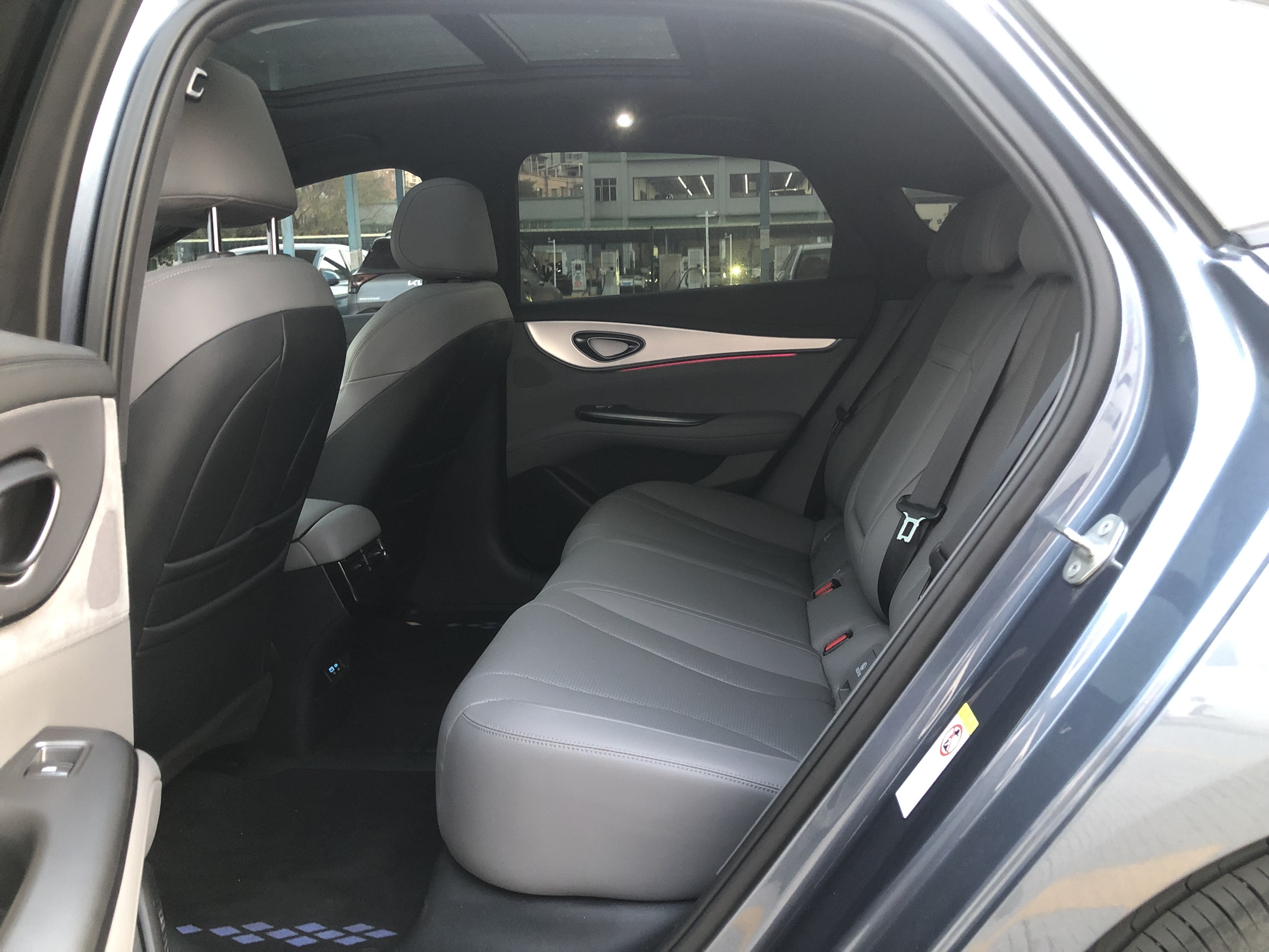 BYD Seal 07 DM-i 2025 car image #12