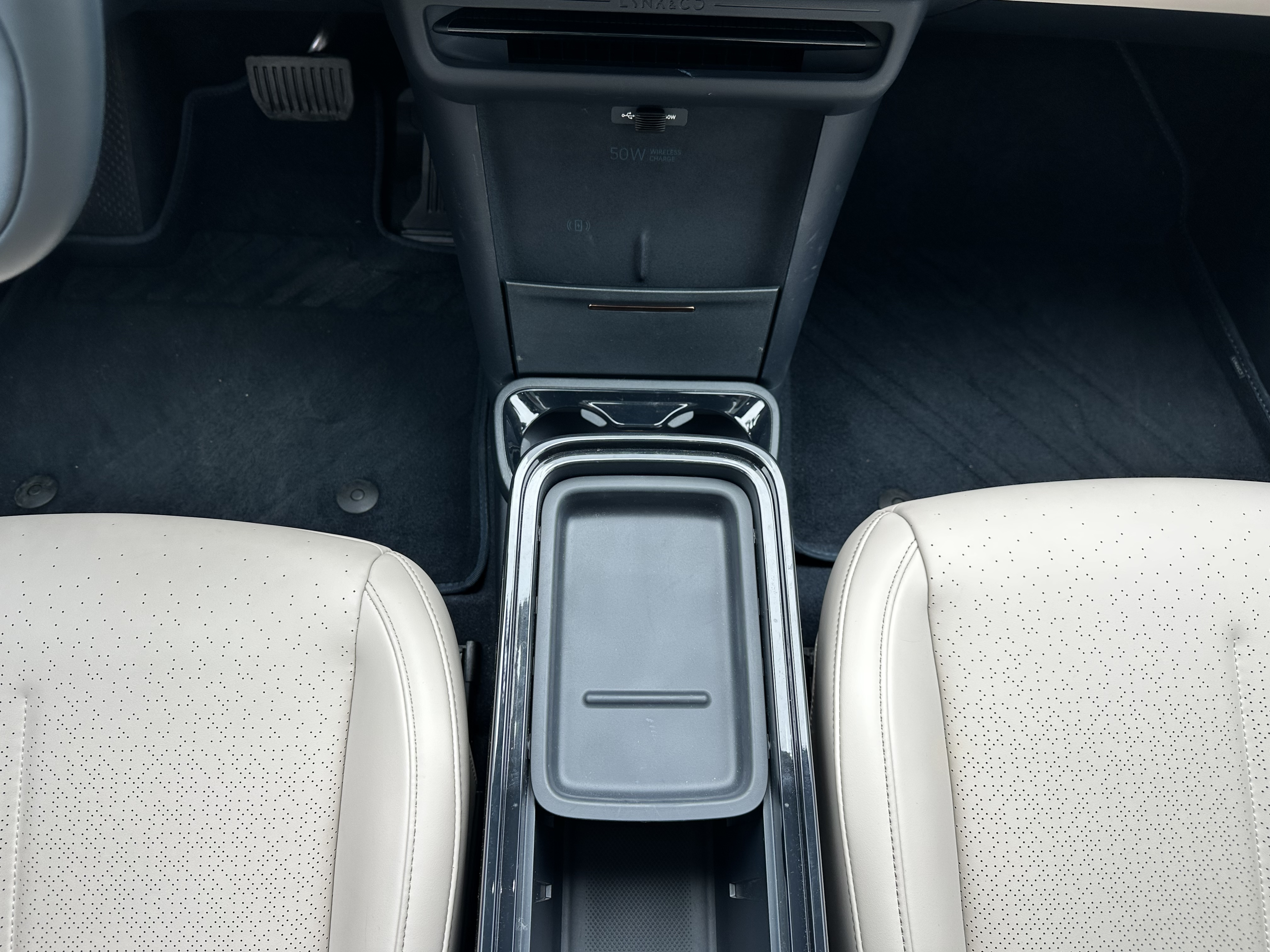 Lynk & Co Z20 2025 car image #12