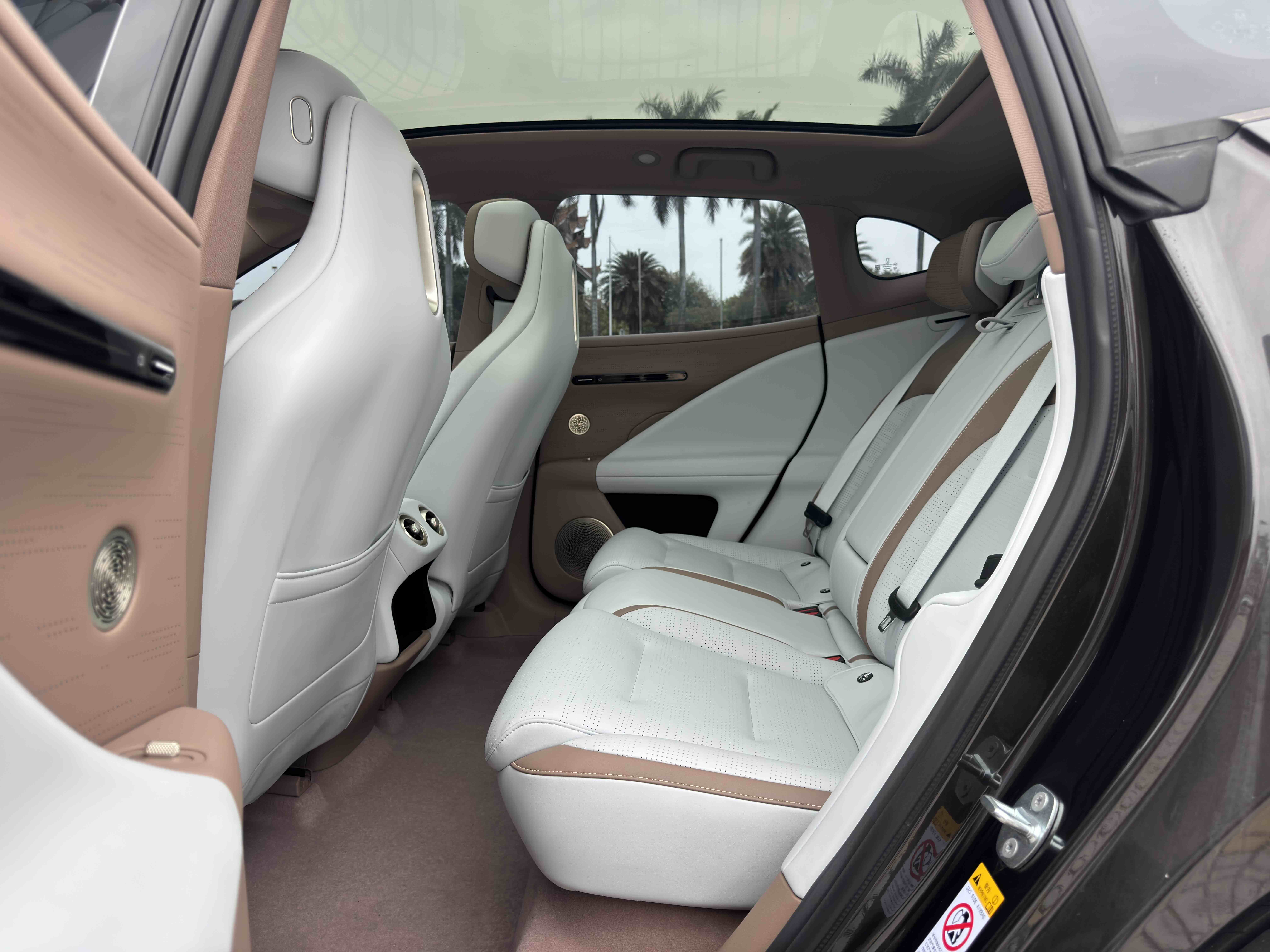 Avatr 07 2025 imagem de carro #12