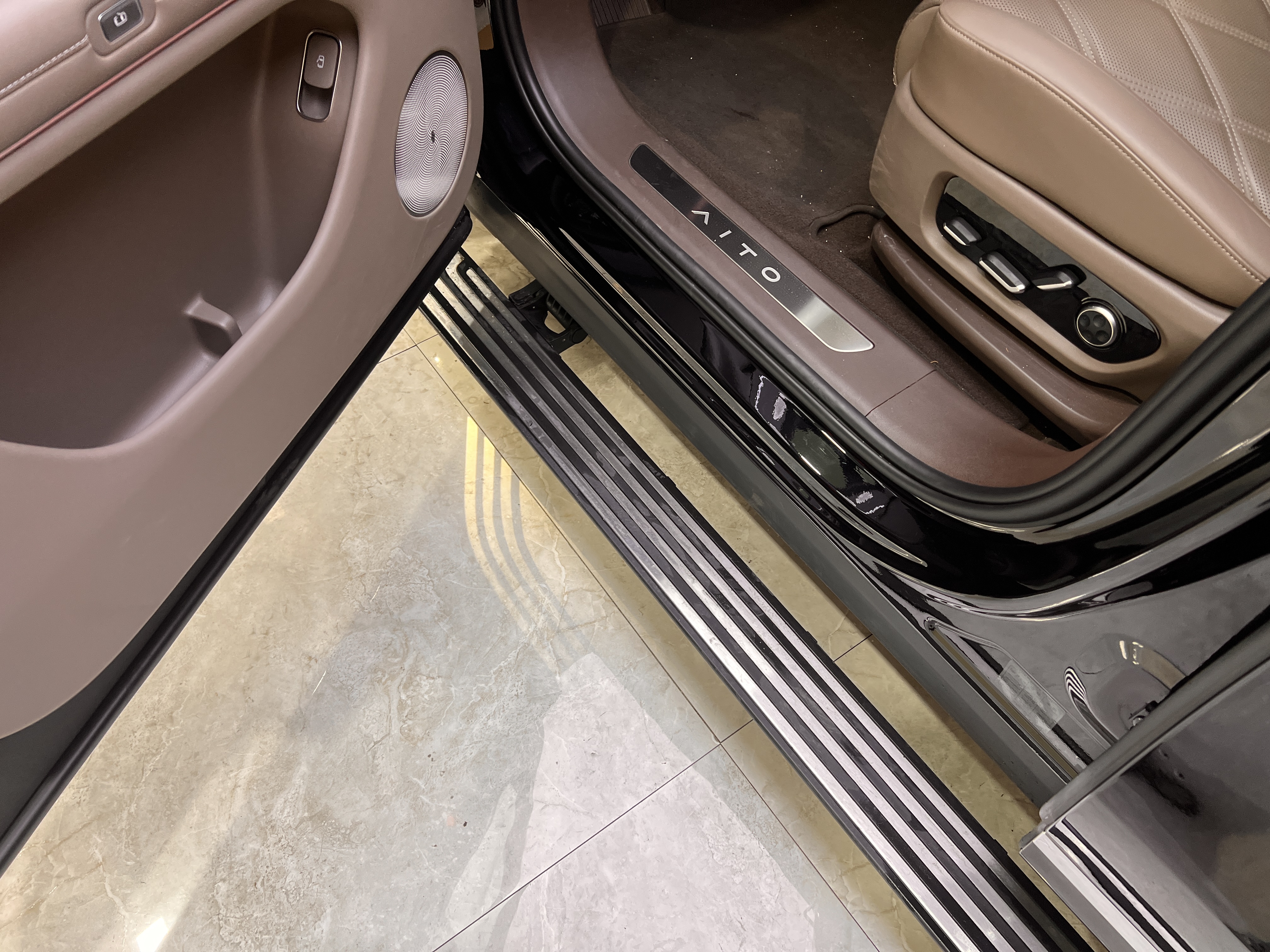2025 car image #12