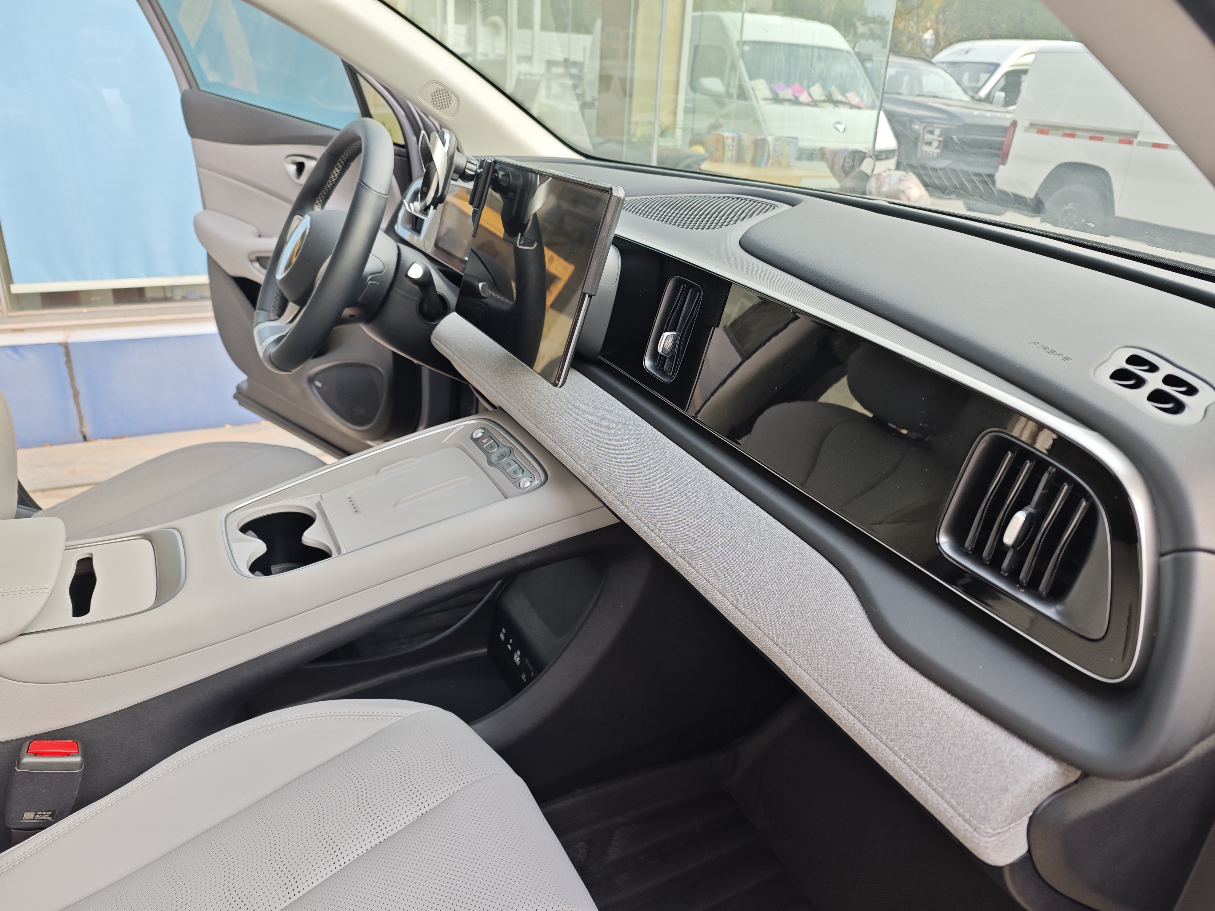 BYD Sea Lion 05 EV 2025 #12 BYD Sea Lion 05 EV 2025 car image #12