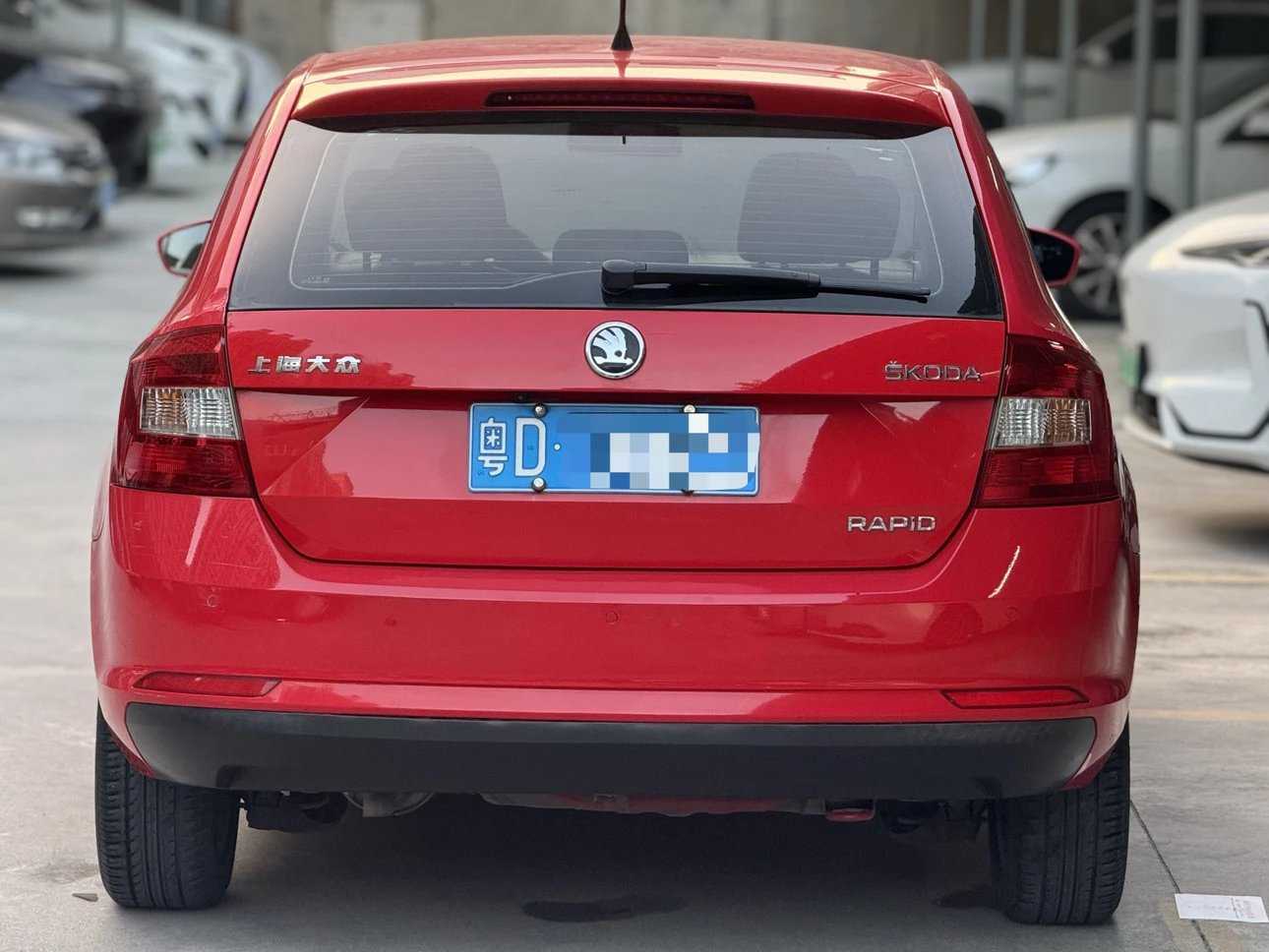 Skoda Rapid Spaceback 2015 car image #12