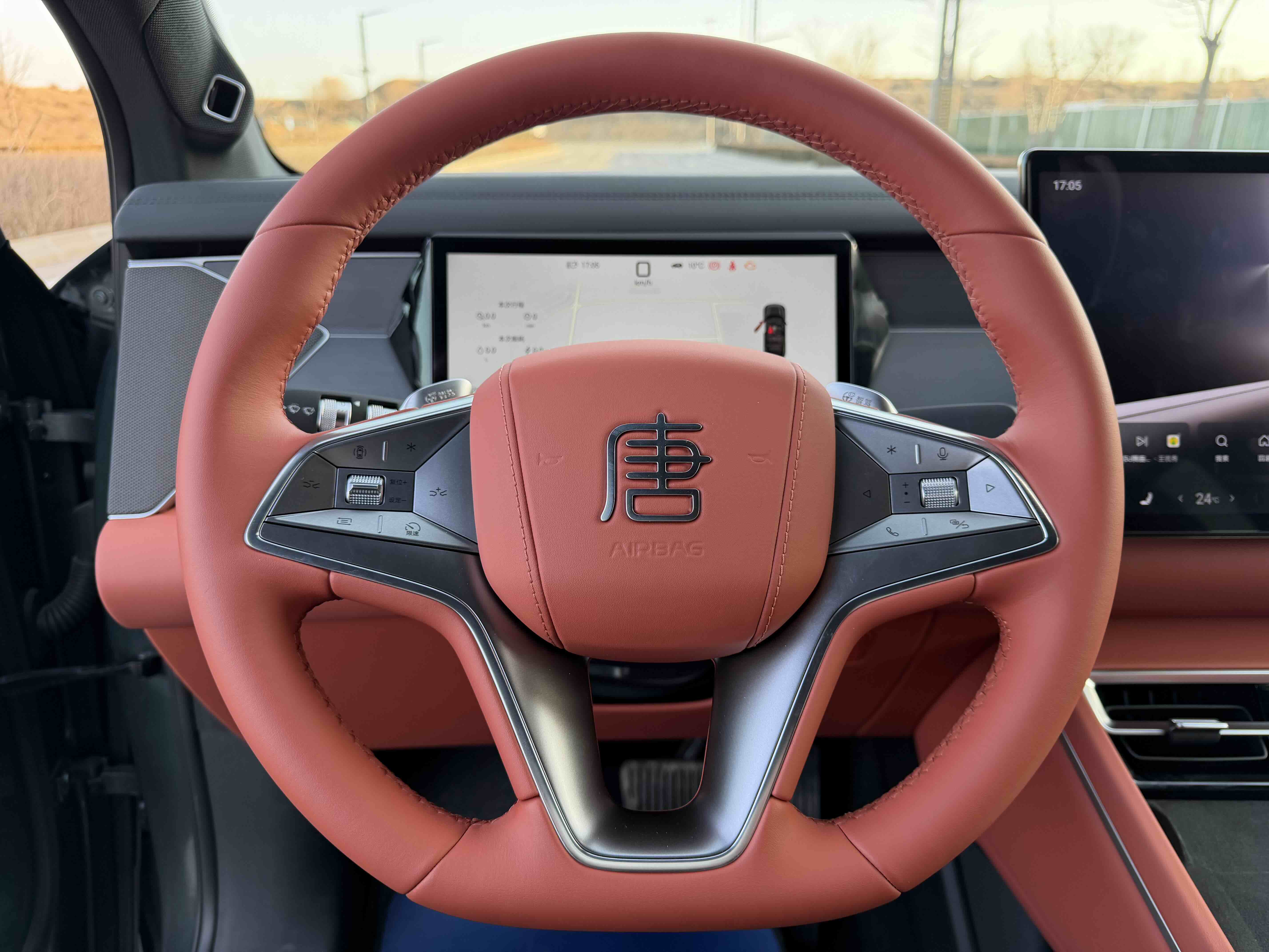 BYD Tang L 2025 immagine di auto #12