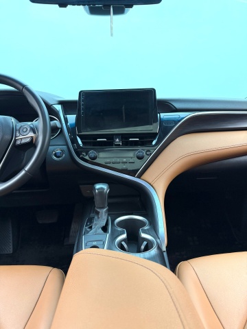 Toyota Camry 2022 car image #12