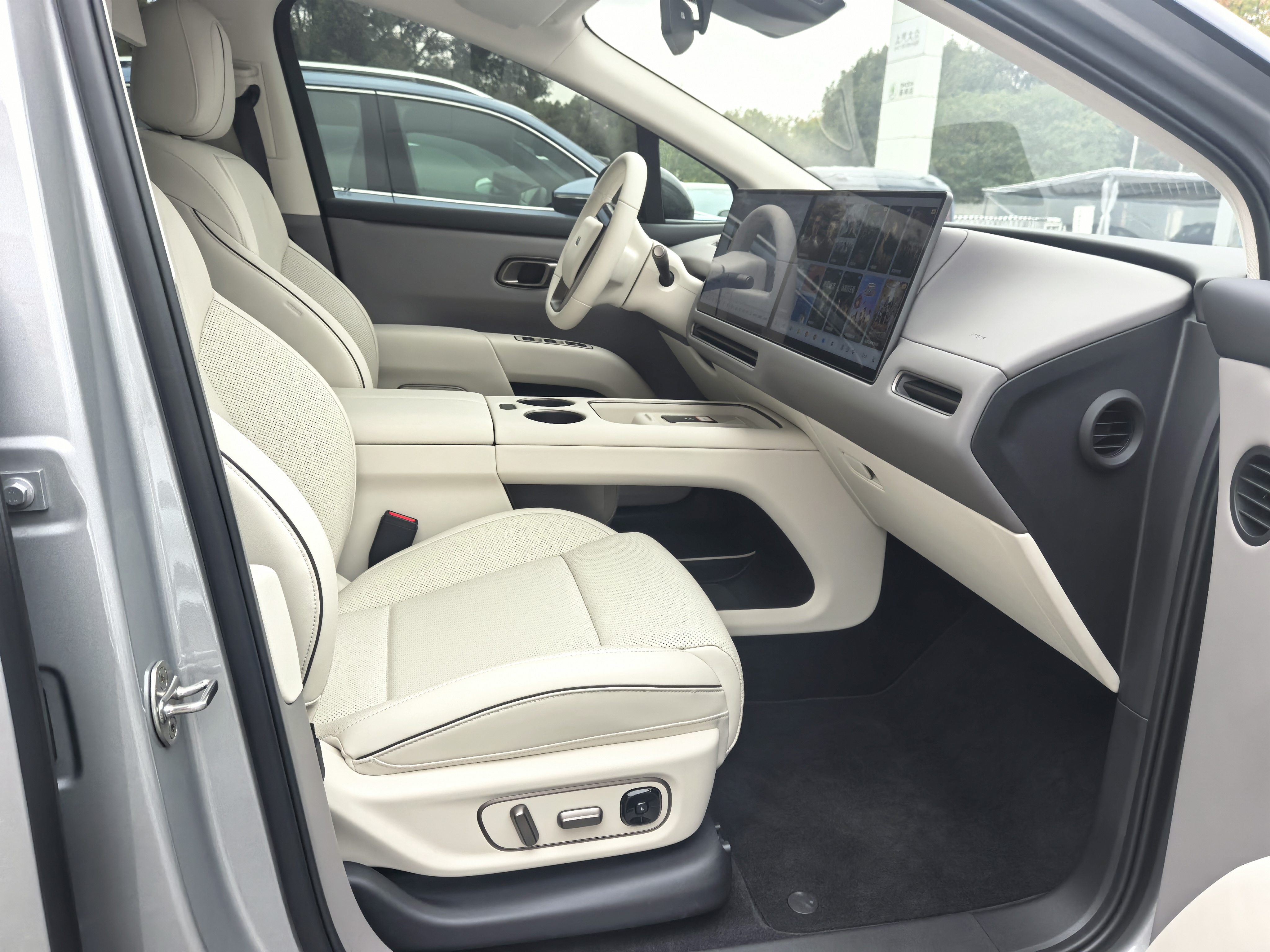 理想汽车 理想i6 2025 汽车图片 #12