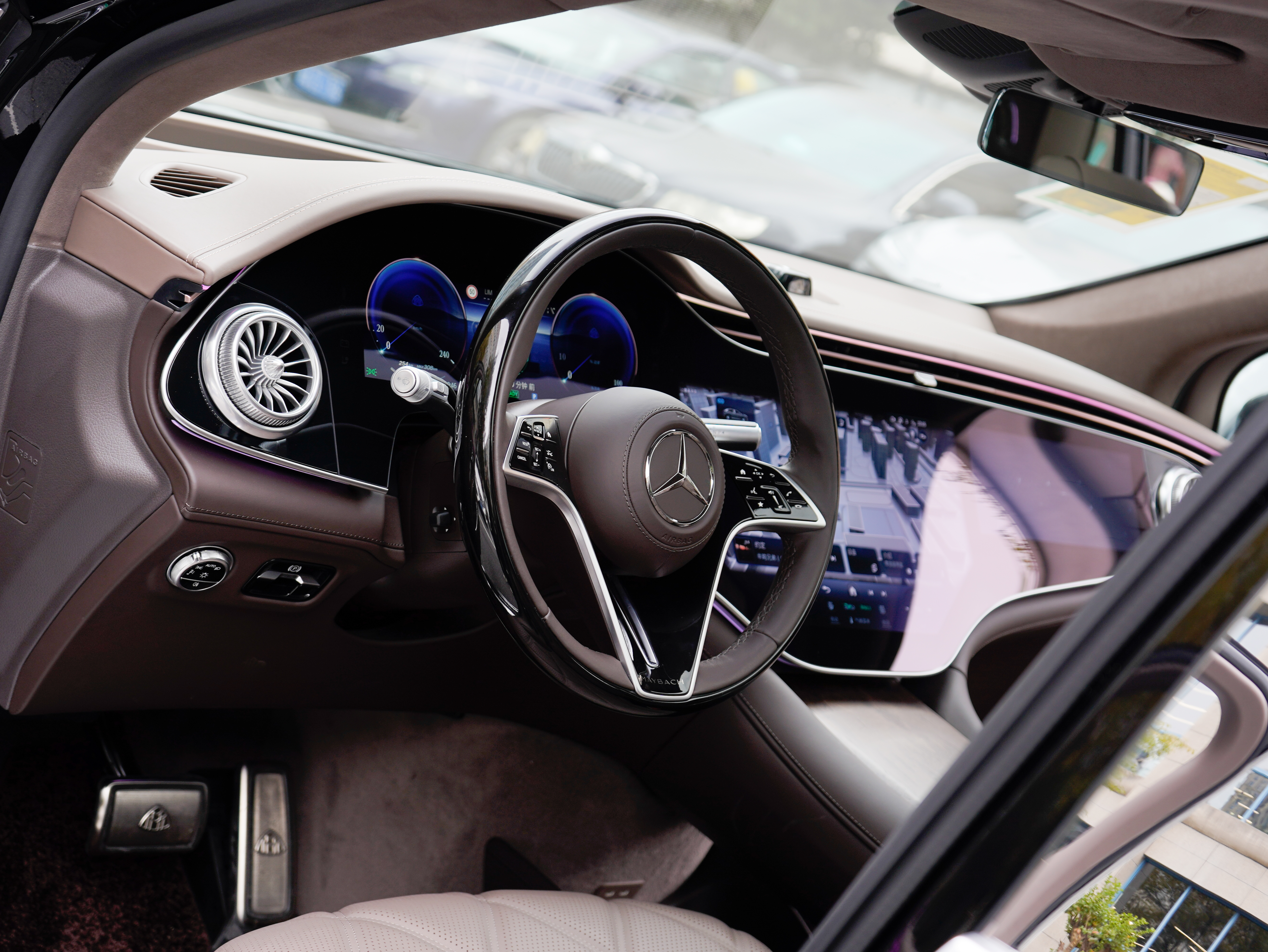 Mercedes-Benz MaybachEQS SUV 2025 car image #12