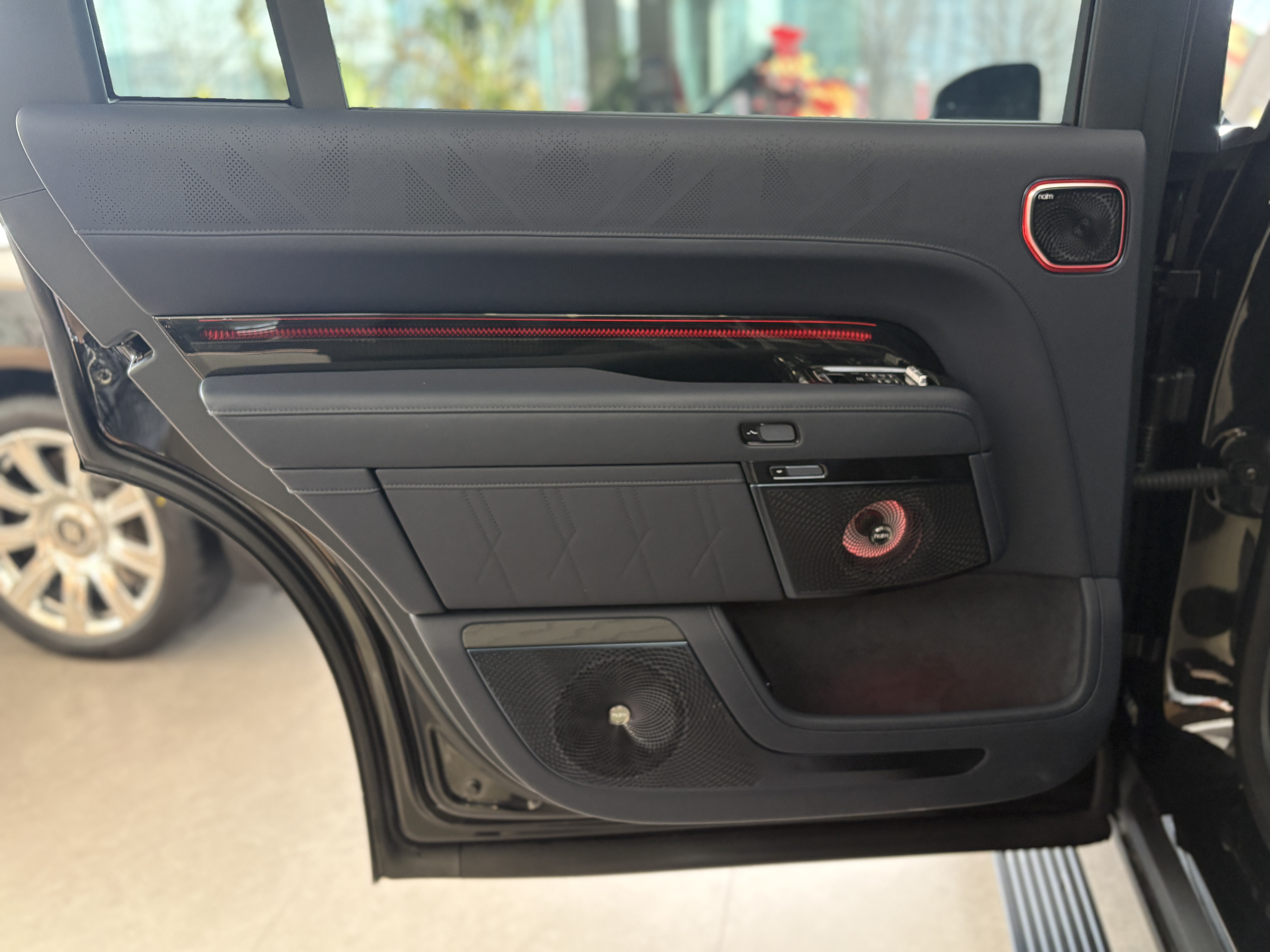 Zeekr 9X 2025 car image #12