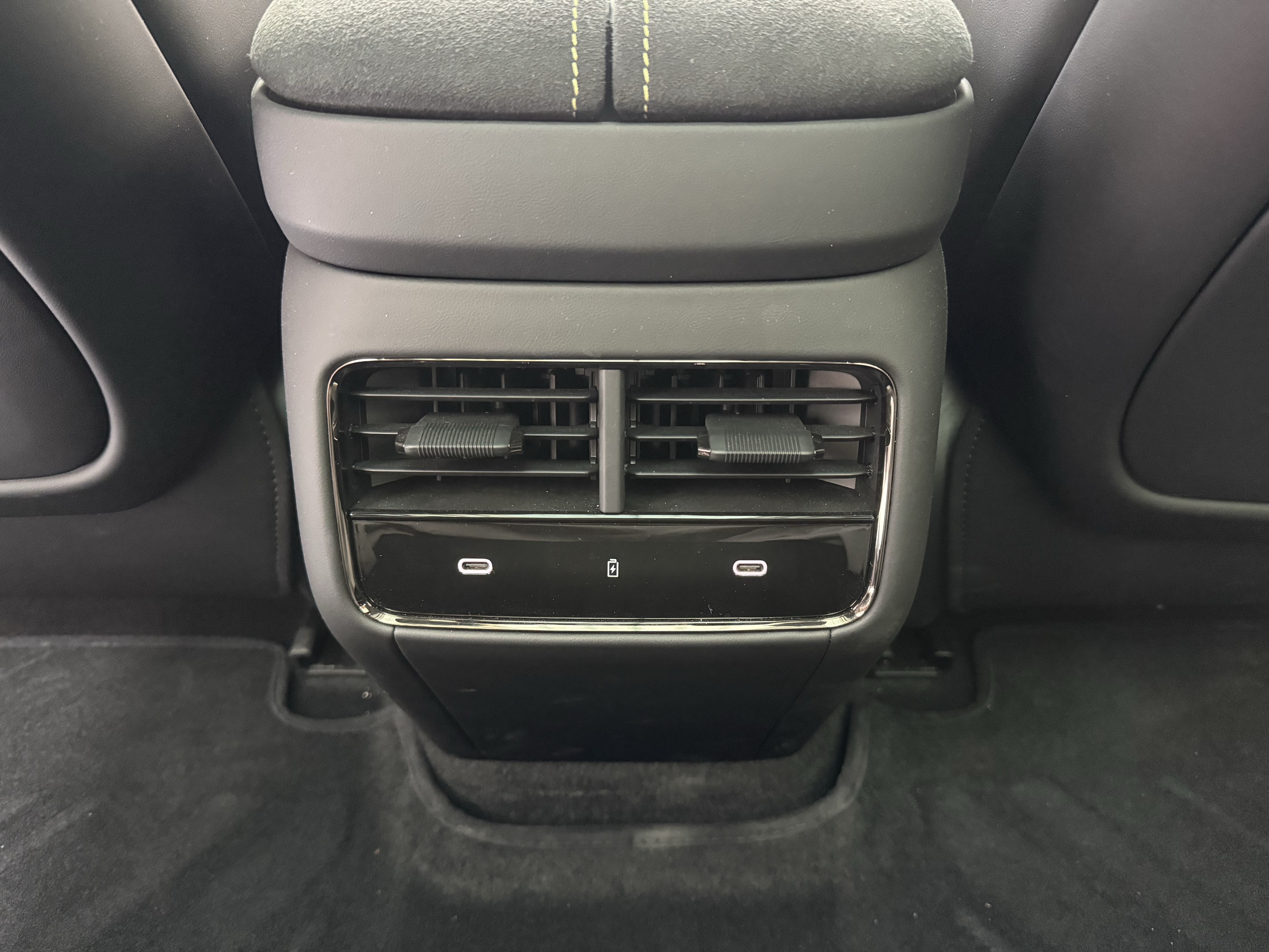Lynk & Co 10 EM-P 2025 #12 Lynk & Co 10 EM-P 2025 car image #12