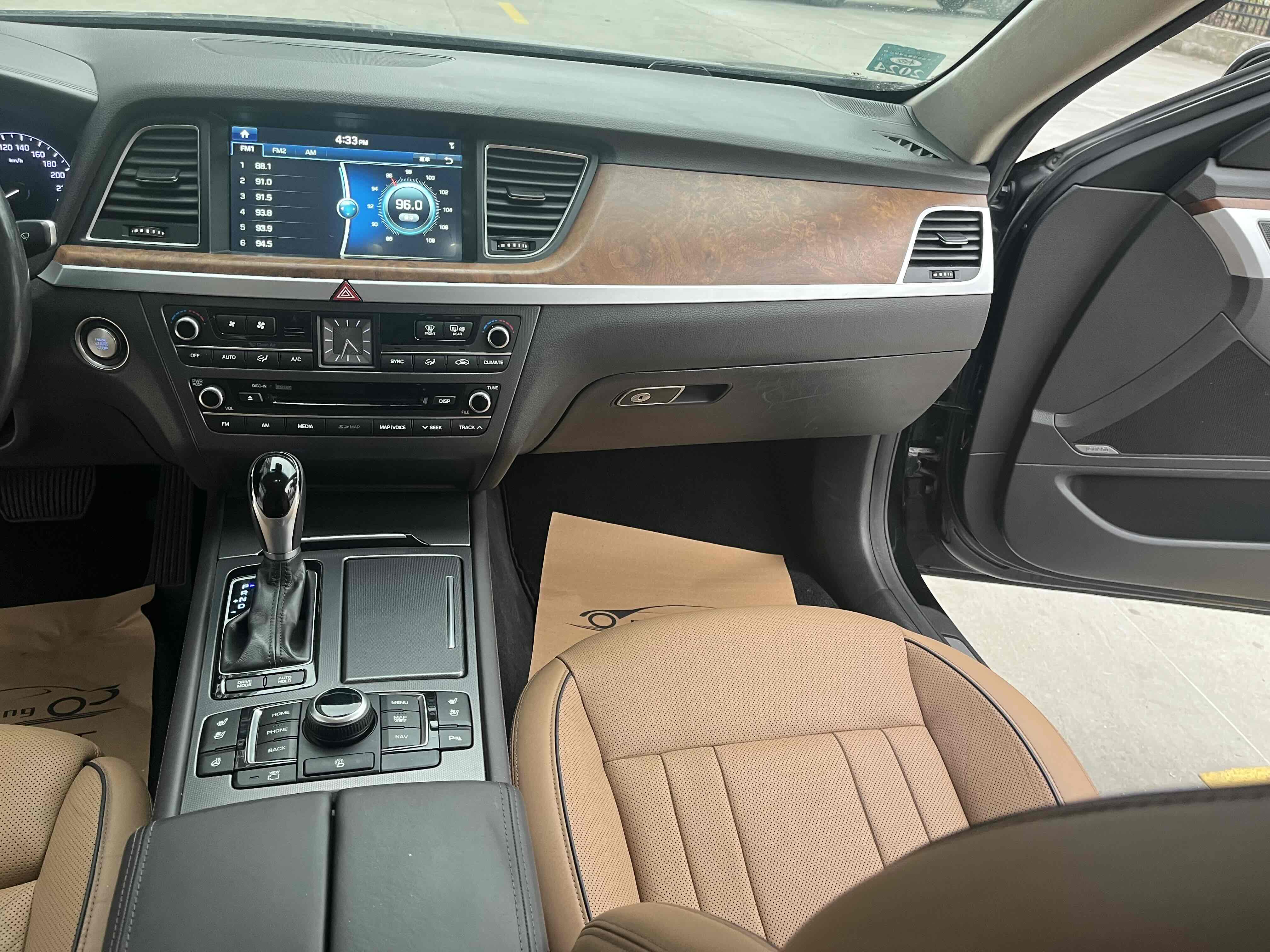 Hyundai Genesis 2014 immagine di auto #12