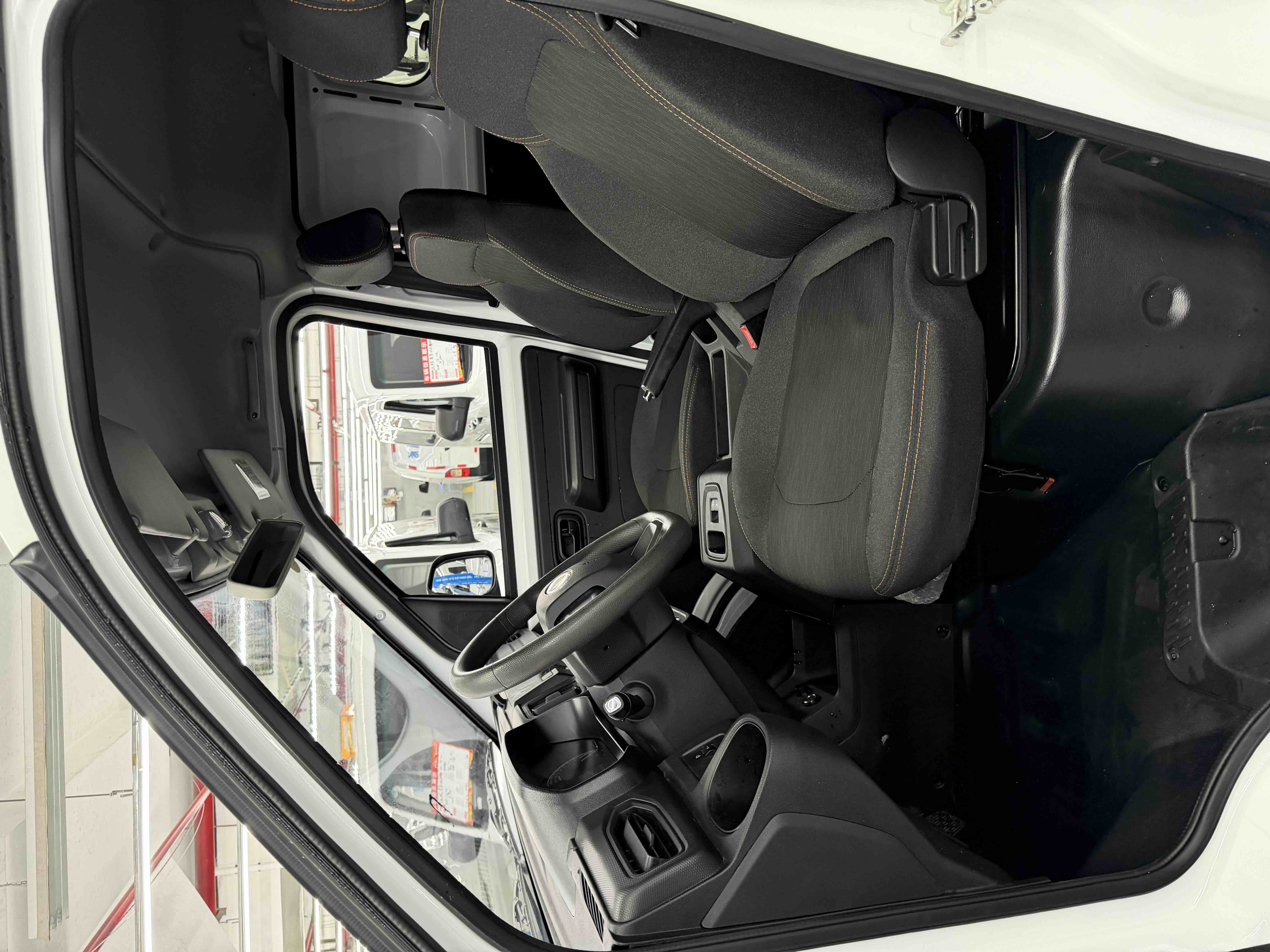 凯翼 凯翼江豚E7 2025 汽车图片 #12