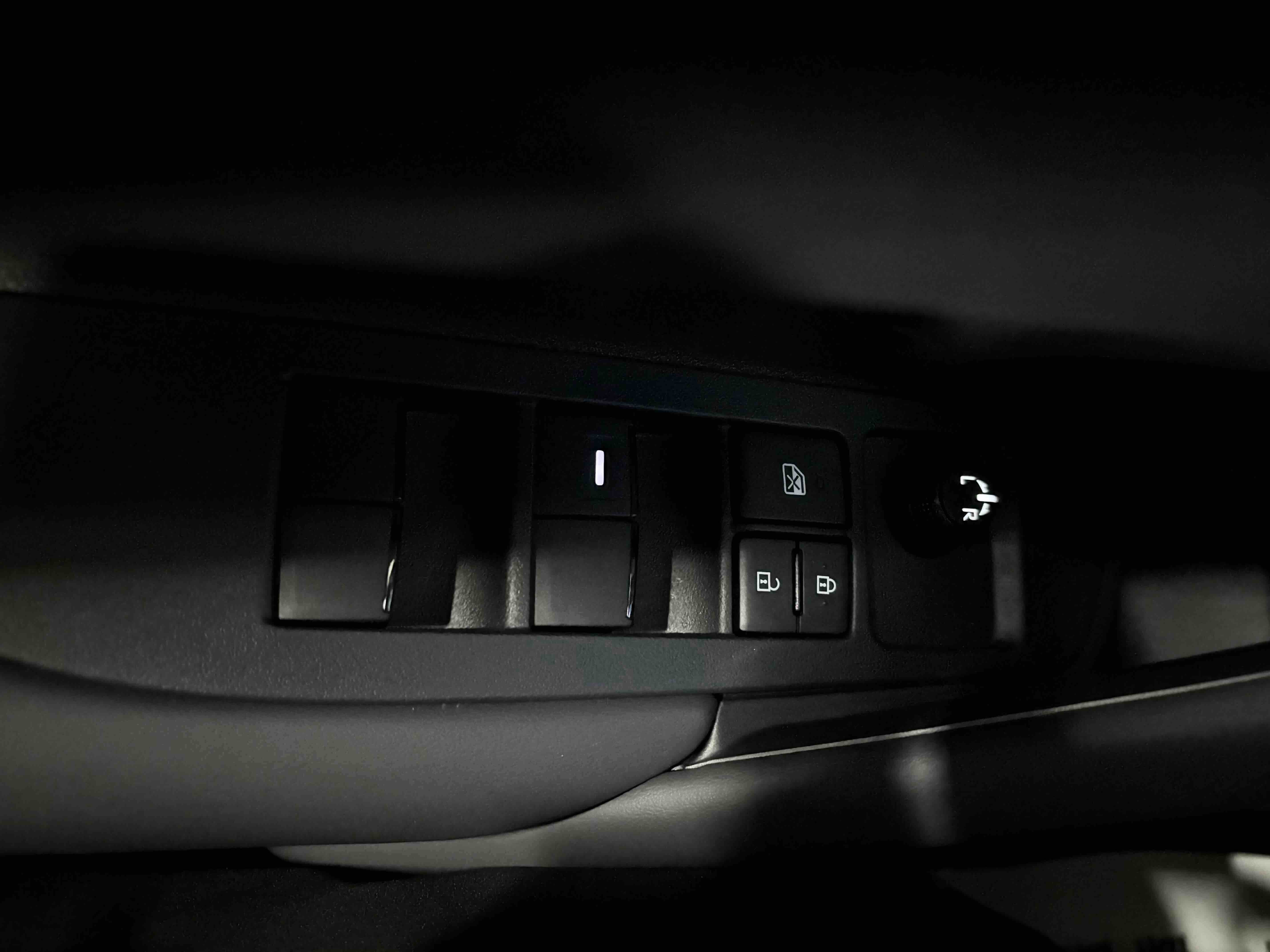 Toyota Frontlander 2026 car image #12