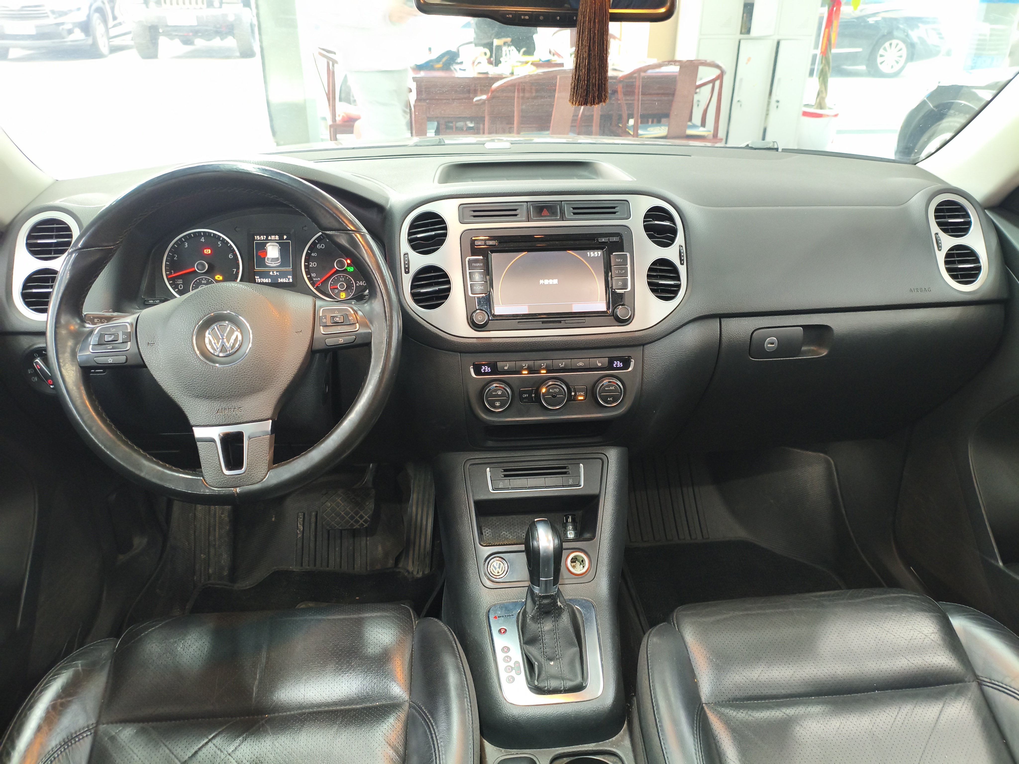 Volkswagen Tiguan 2015 #12 Volkswagen Tiguan 2015 car image #12