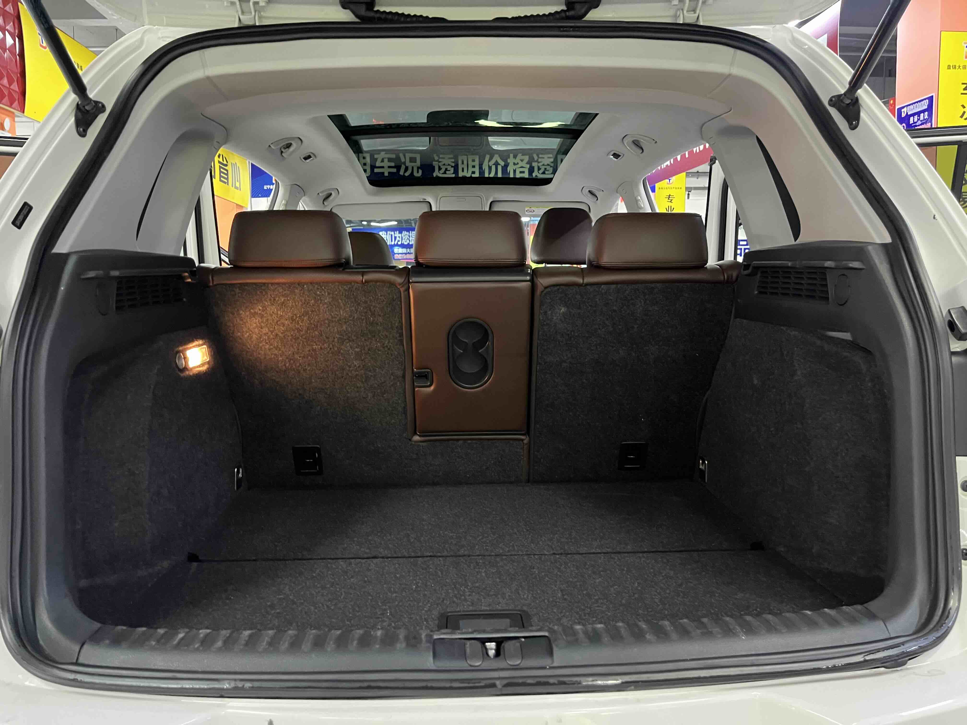 Volkswagen Tiguan 2015 immagine di auto #12