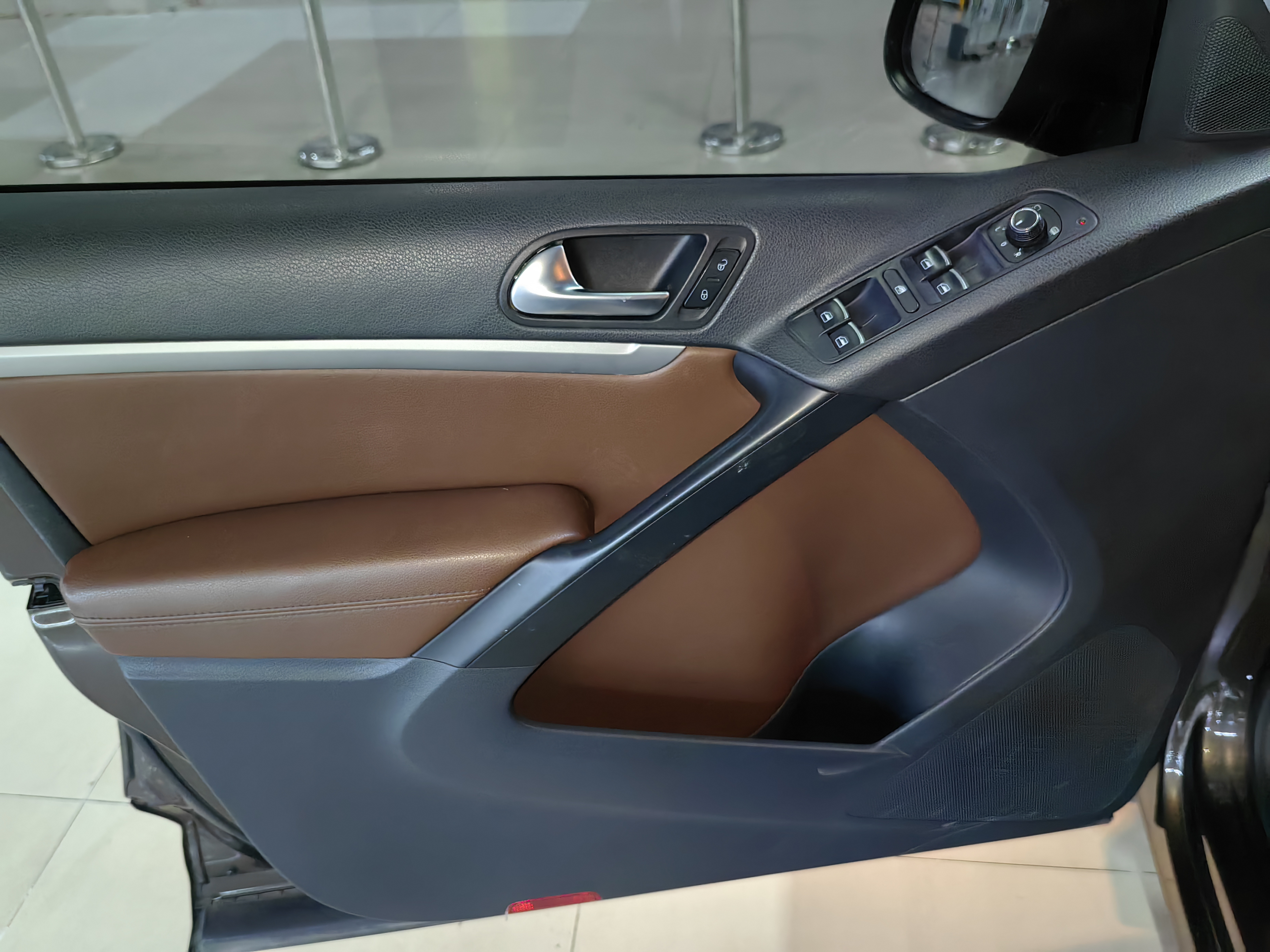 Volkswagen Tiguan 2014 immagine di auto #12