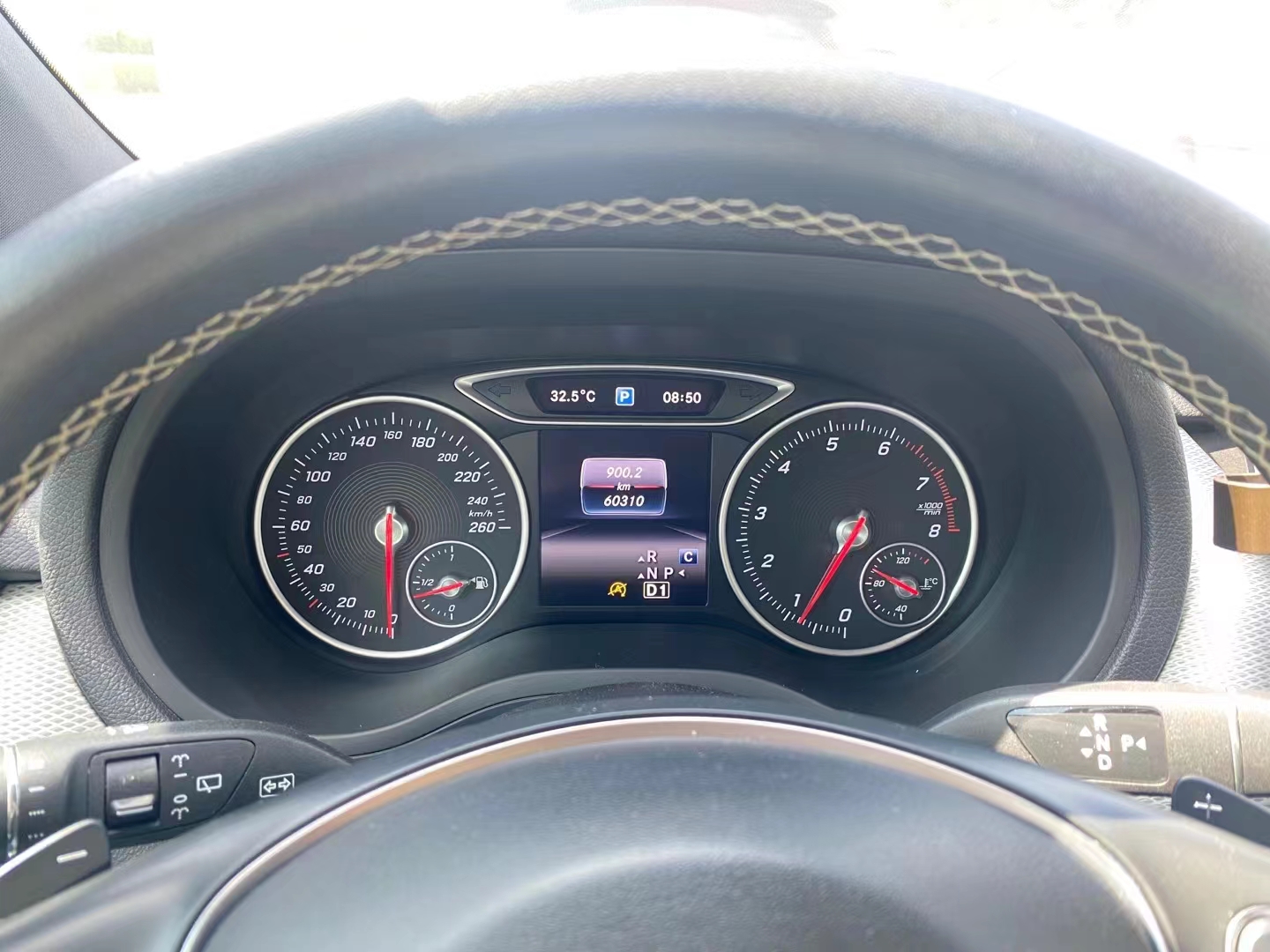 Mercedes-Benz B Class 2016 car image #12