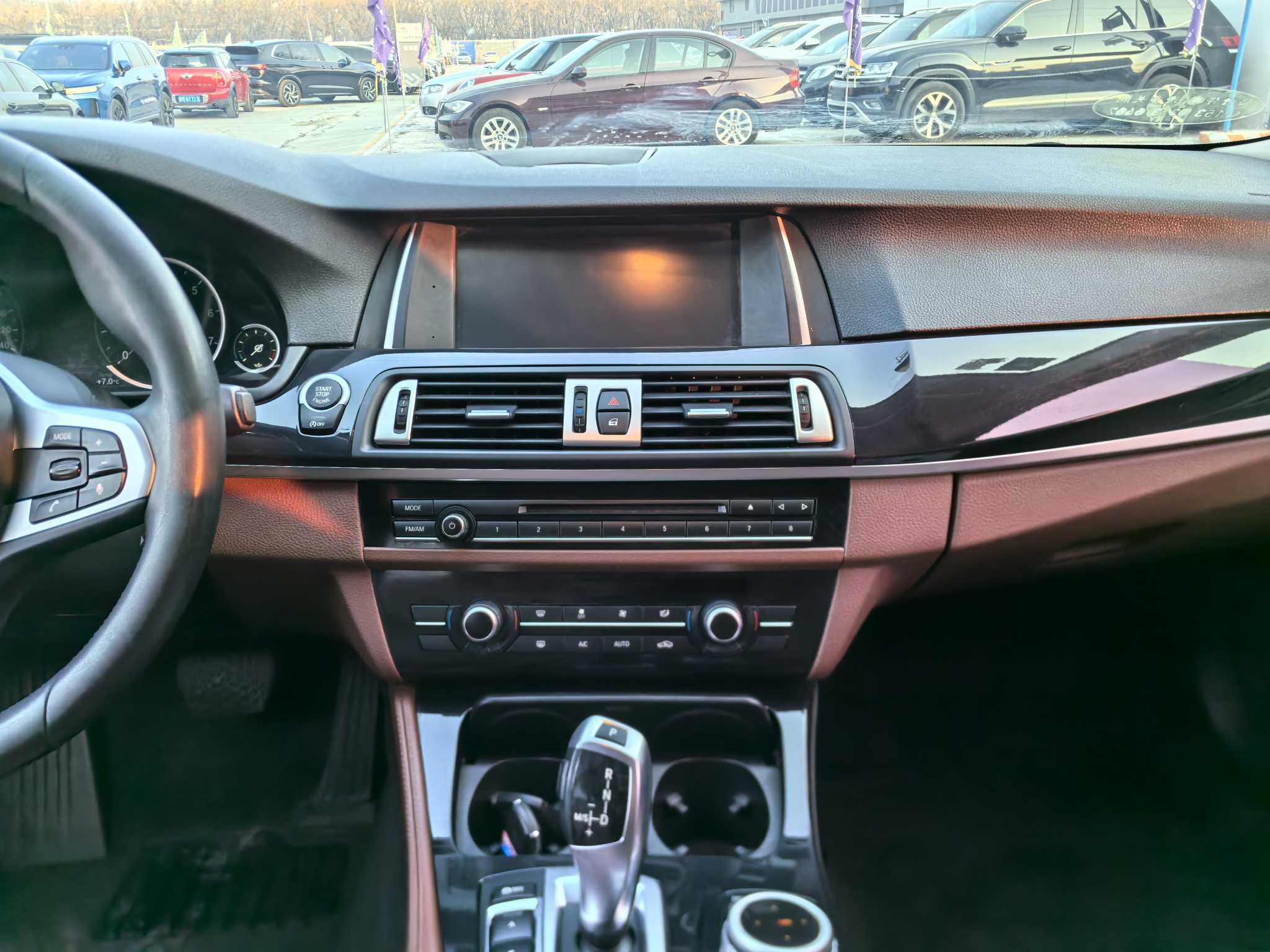 BMW 5 Series 2016 car image #12