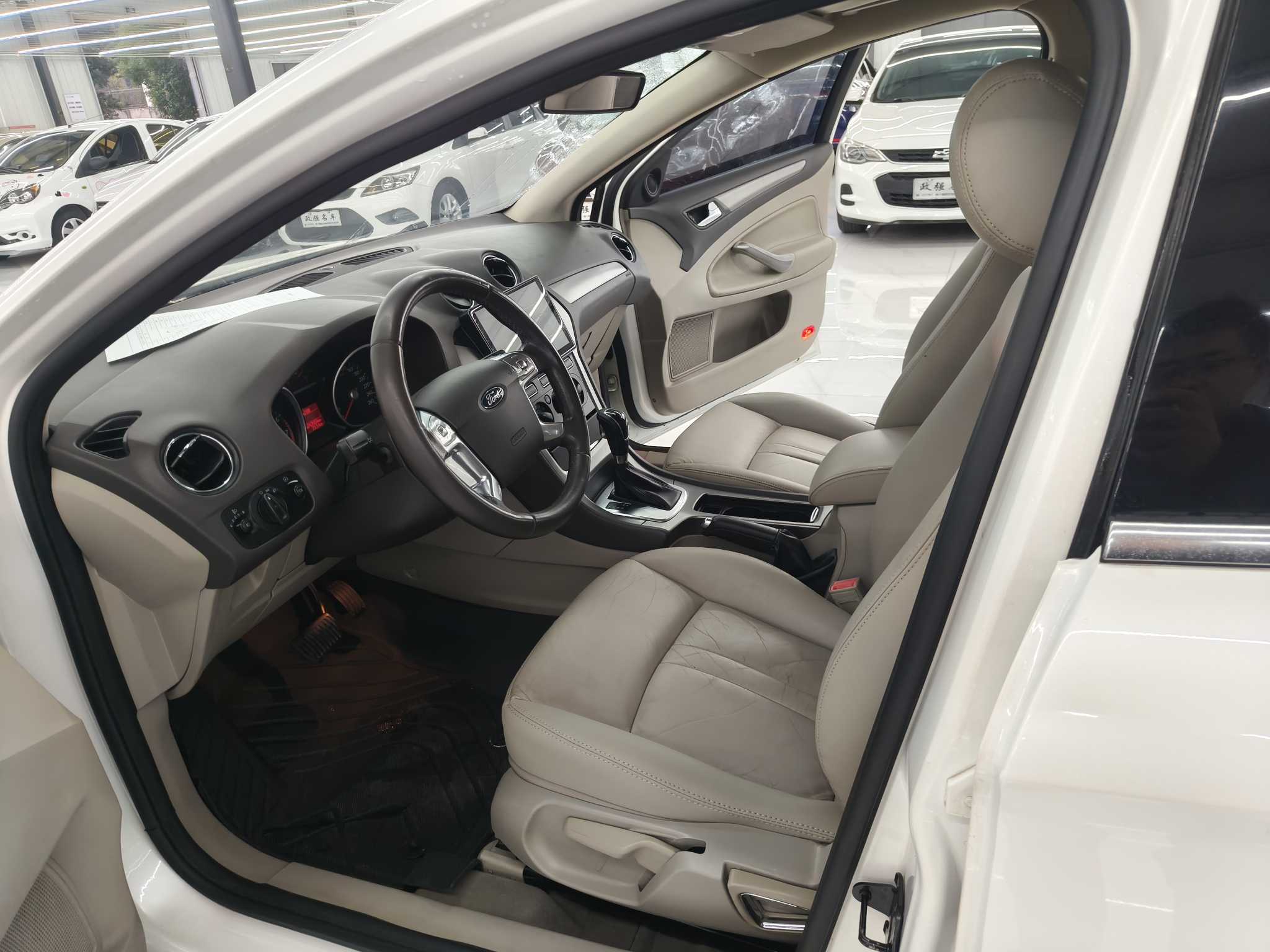 Ford Zhisheng 2014 car image #12