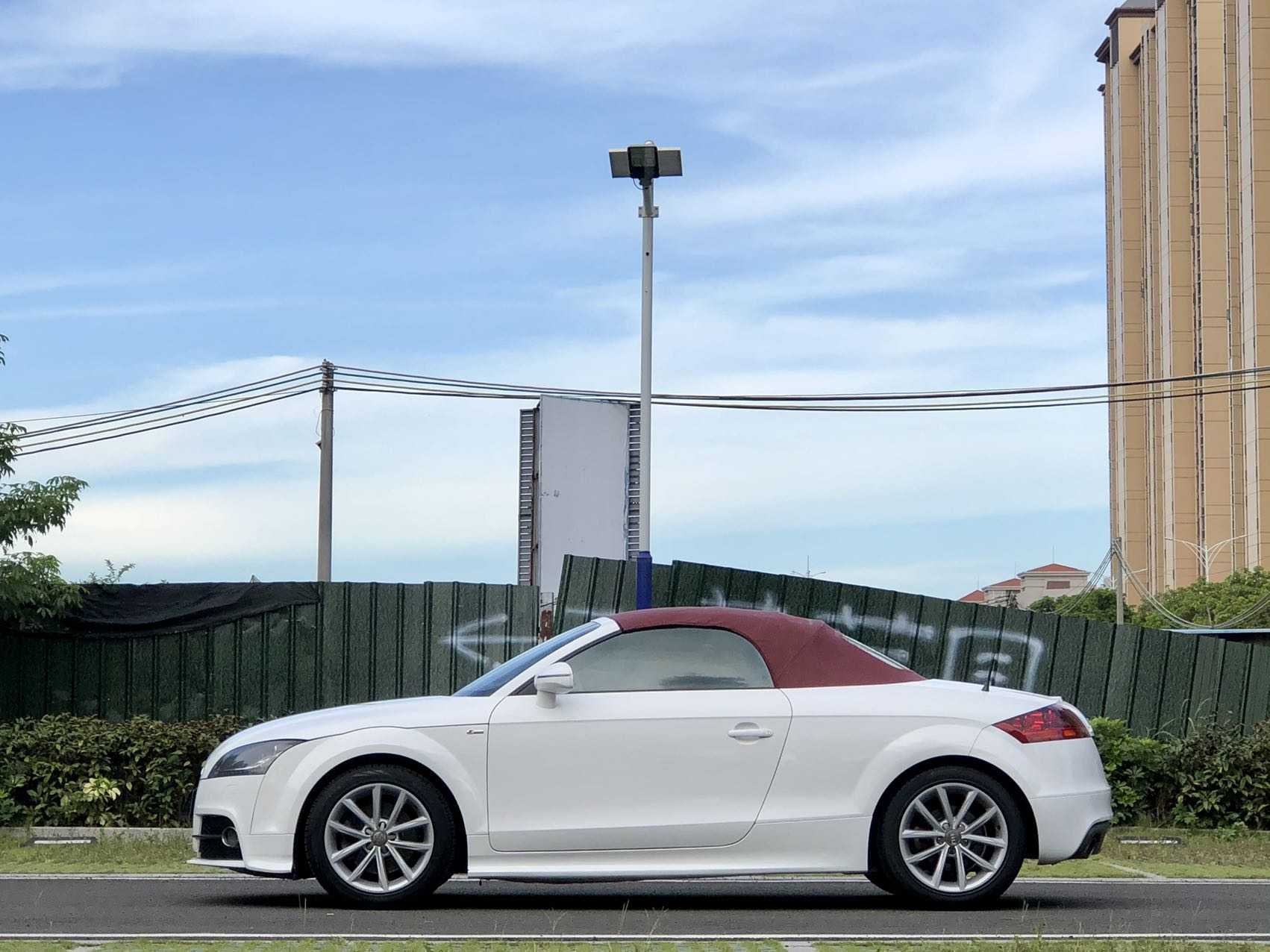 Audi TT 2014 car image #12