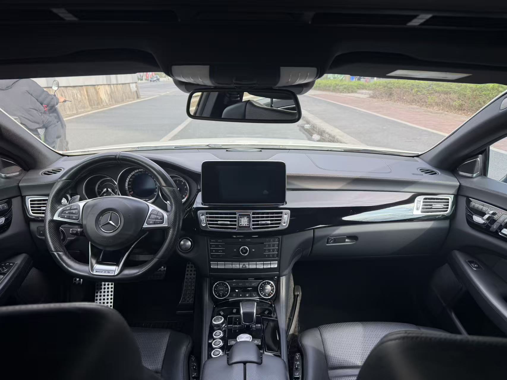 Mercedes-Benz CLS AMG 2016 car image #12