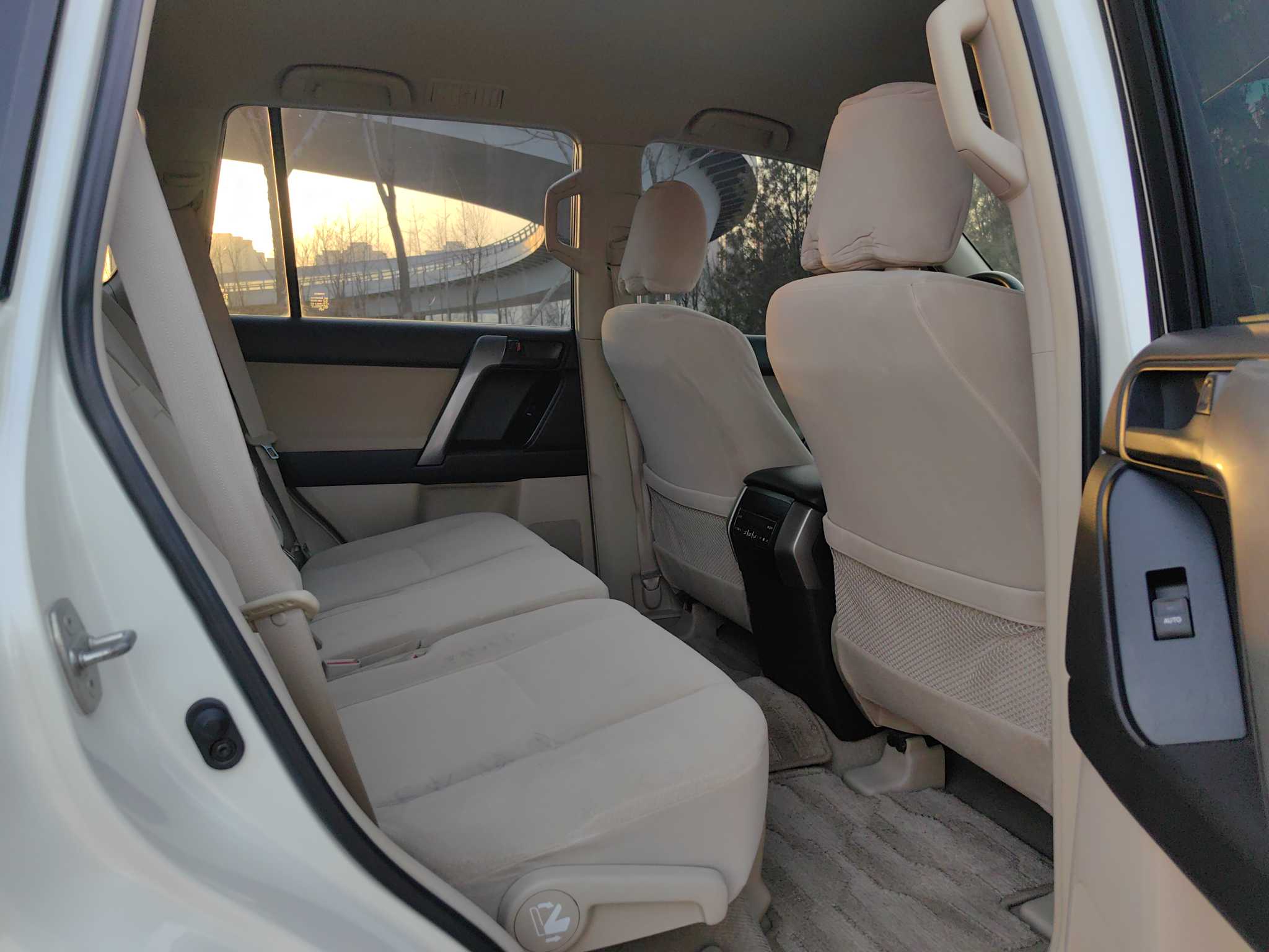 Toyota Prado (Imported) 2012 car image #12