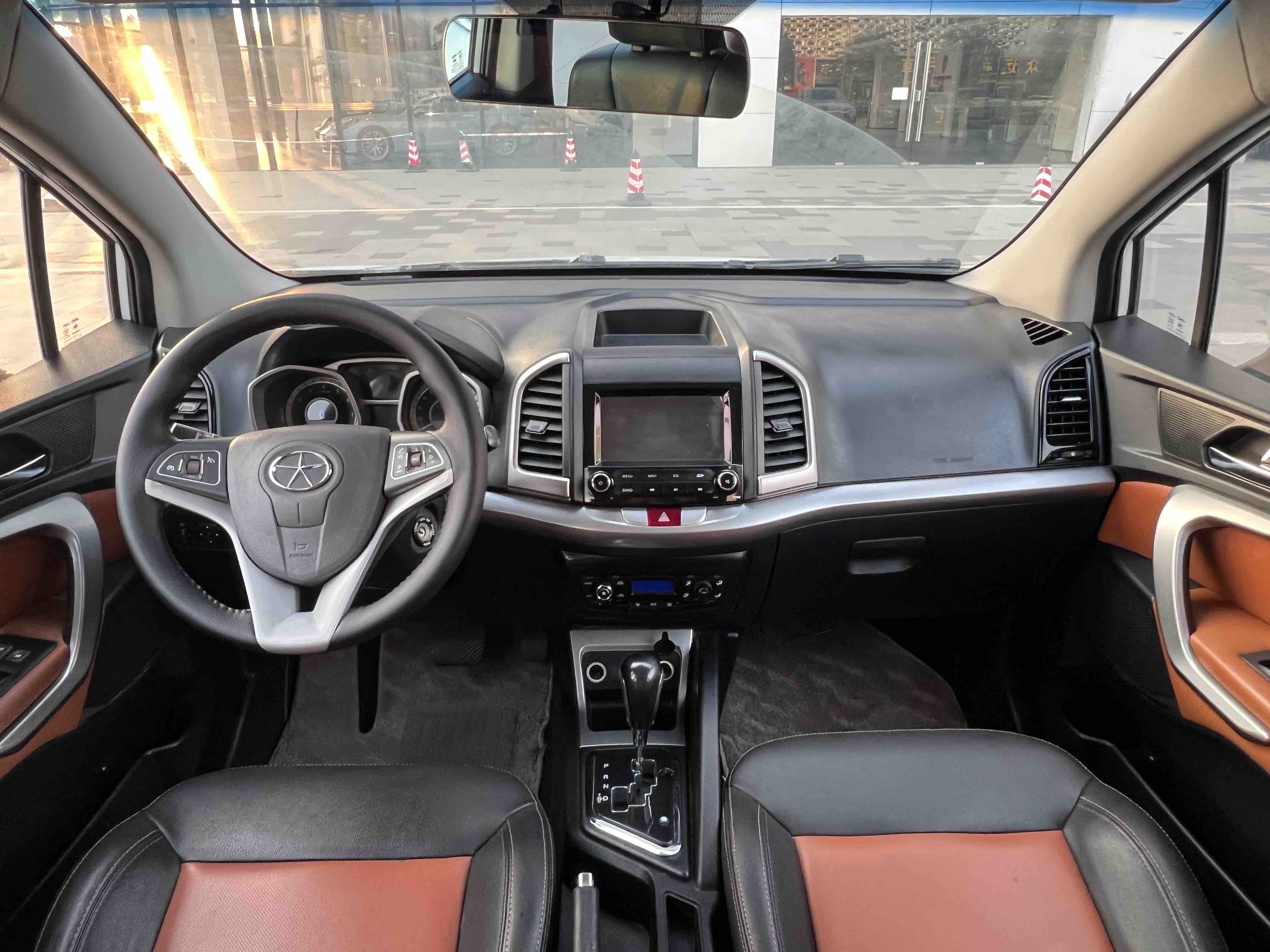 JAC 2015 #12 JAC 2015 car image #12