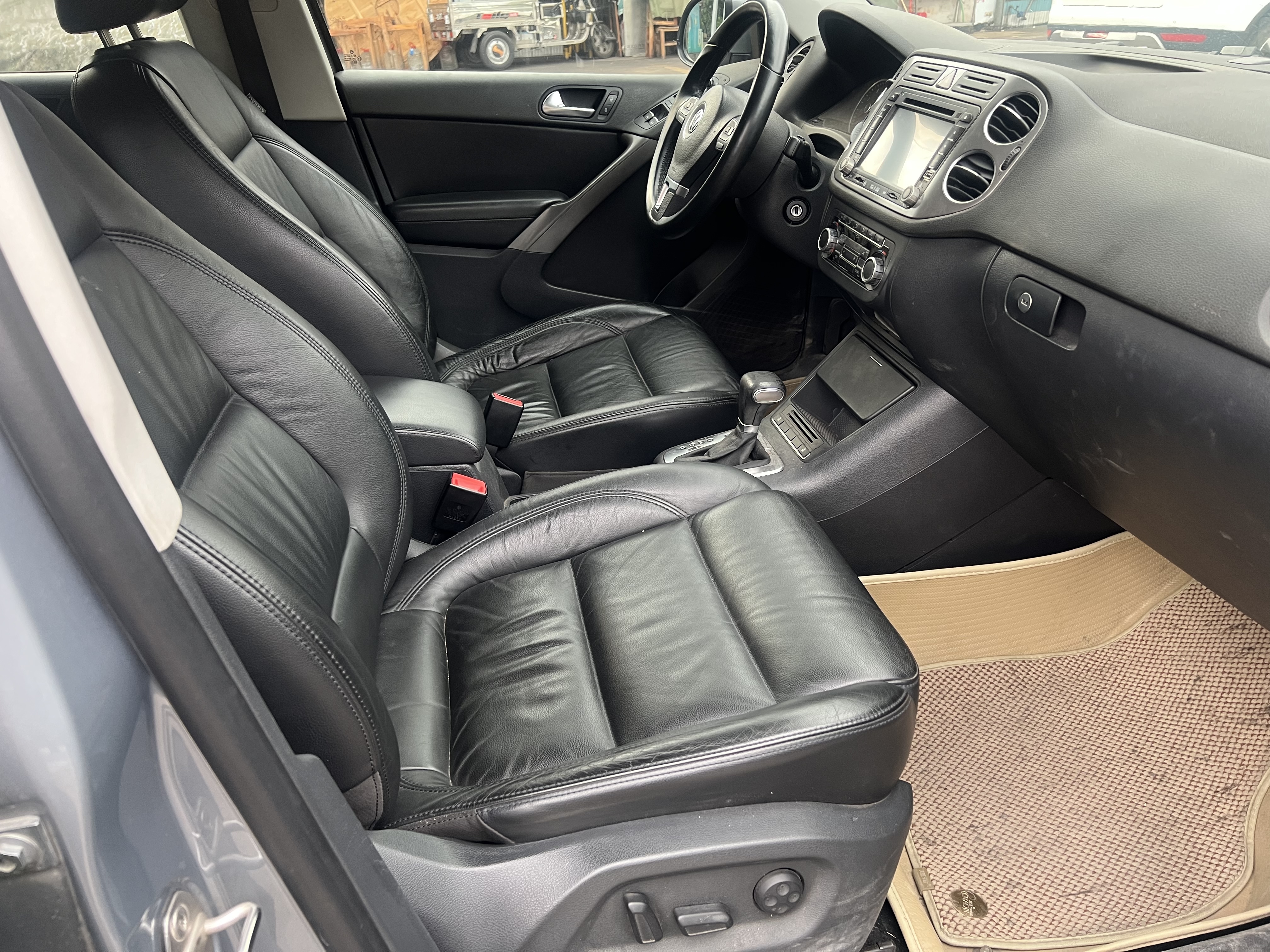 Volkswagen Tiguan 2011 immagine di auto #12