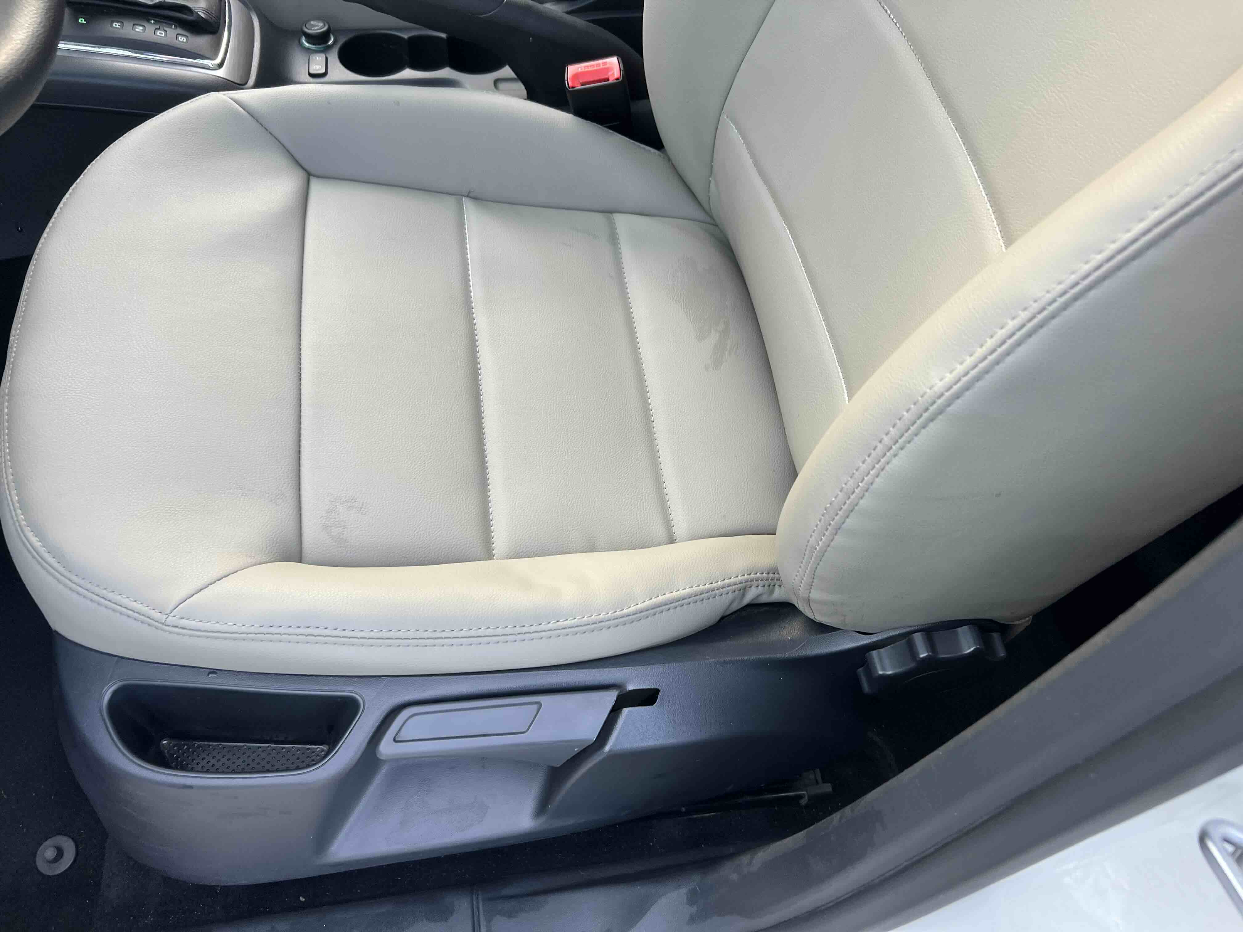 Skoda Octavia 2015 car image #12