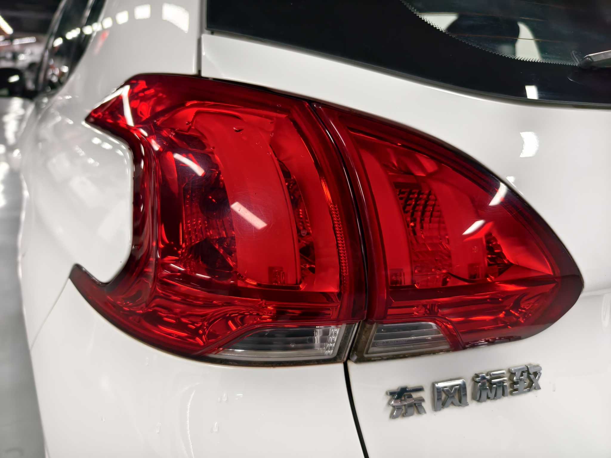 Peugeot 2008 2015 car image #12