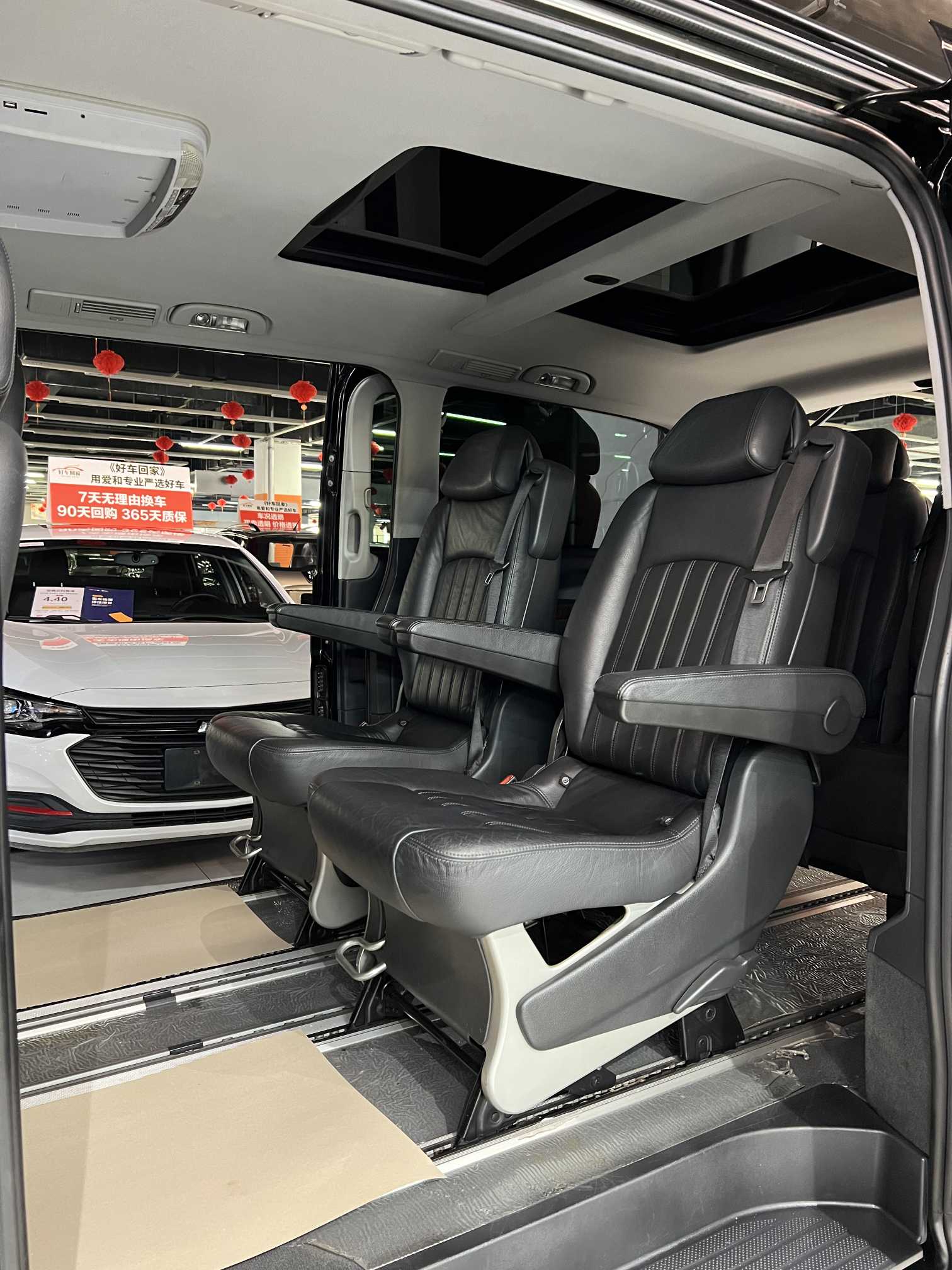 Mercedes-Benz Viano (Imported) 2011 car image #12