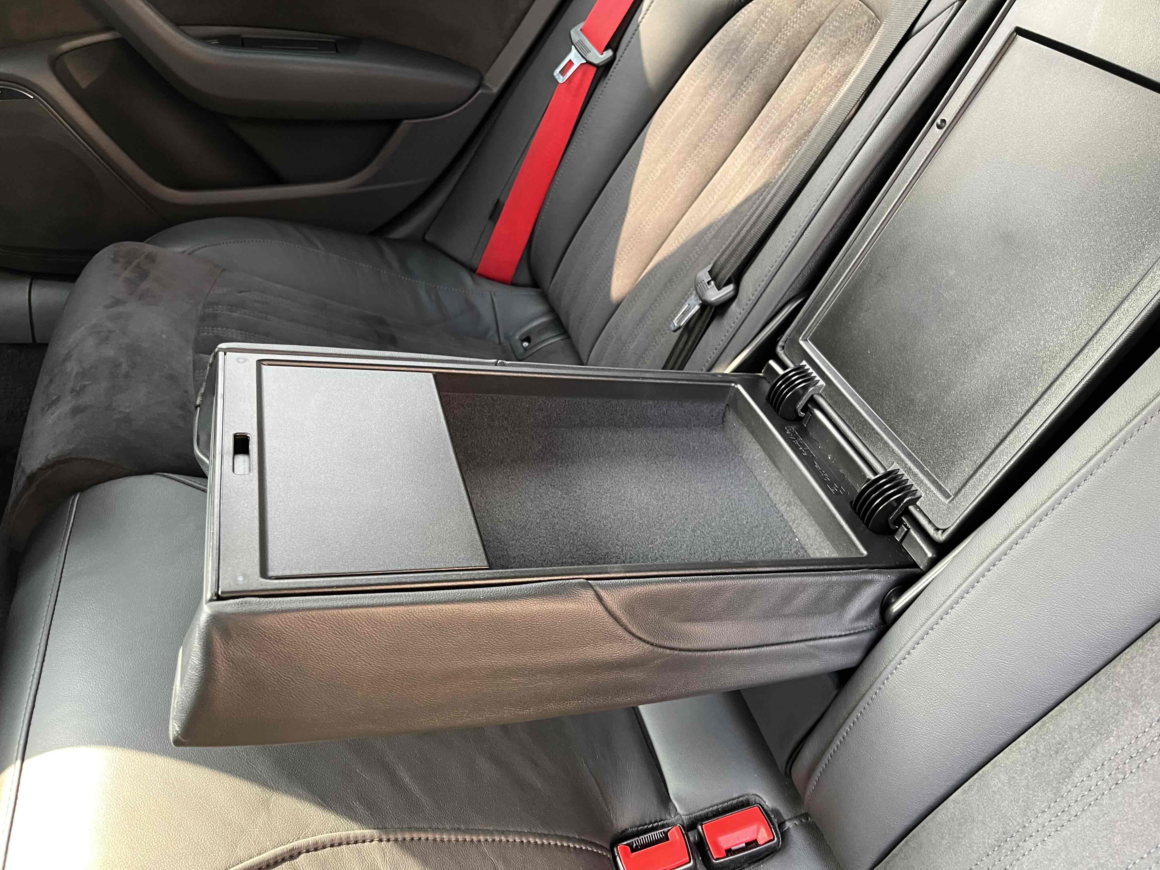 Audi S6 2013 car image #12