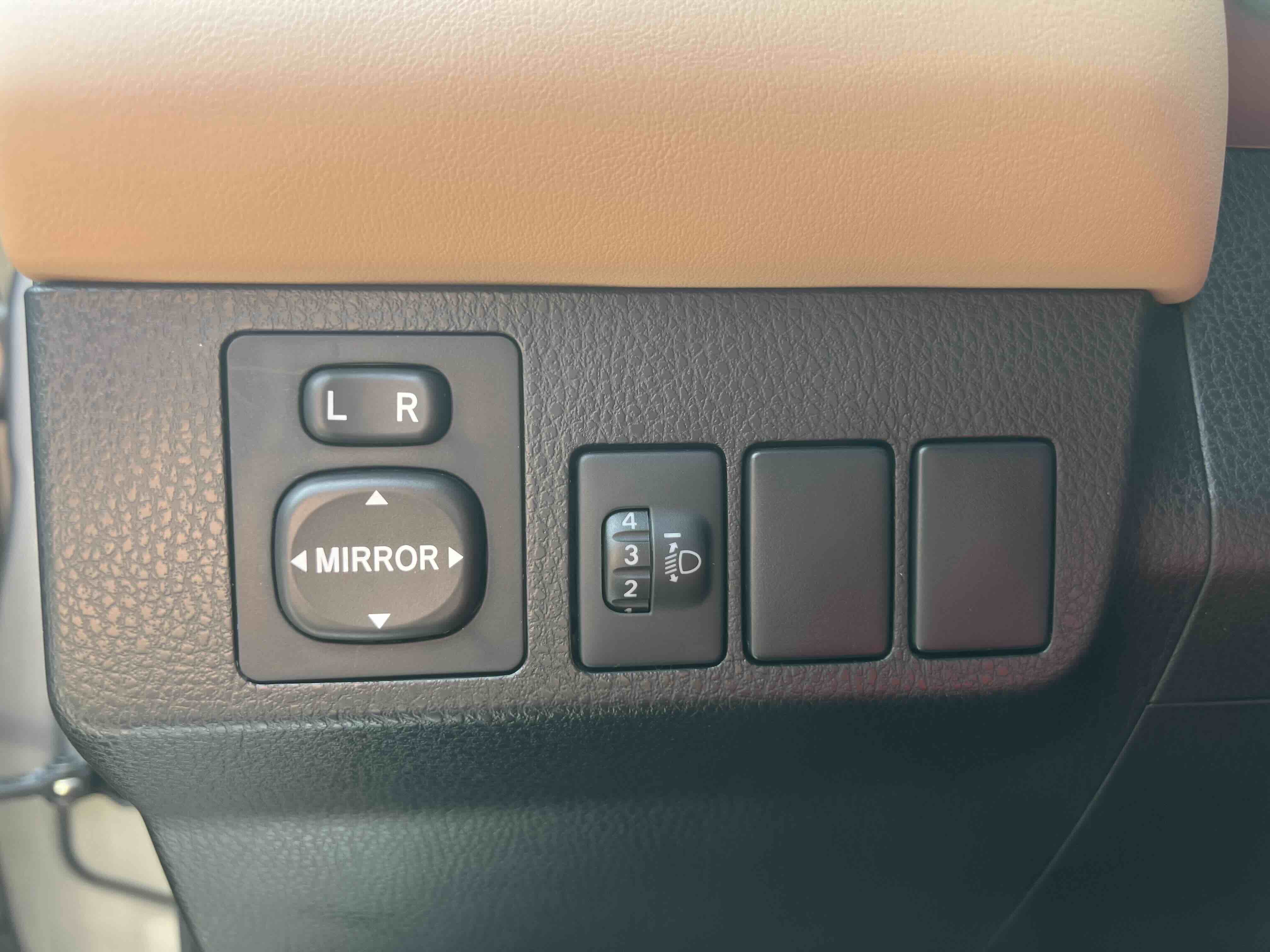 Toyota RAV4 2016 car image #12