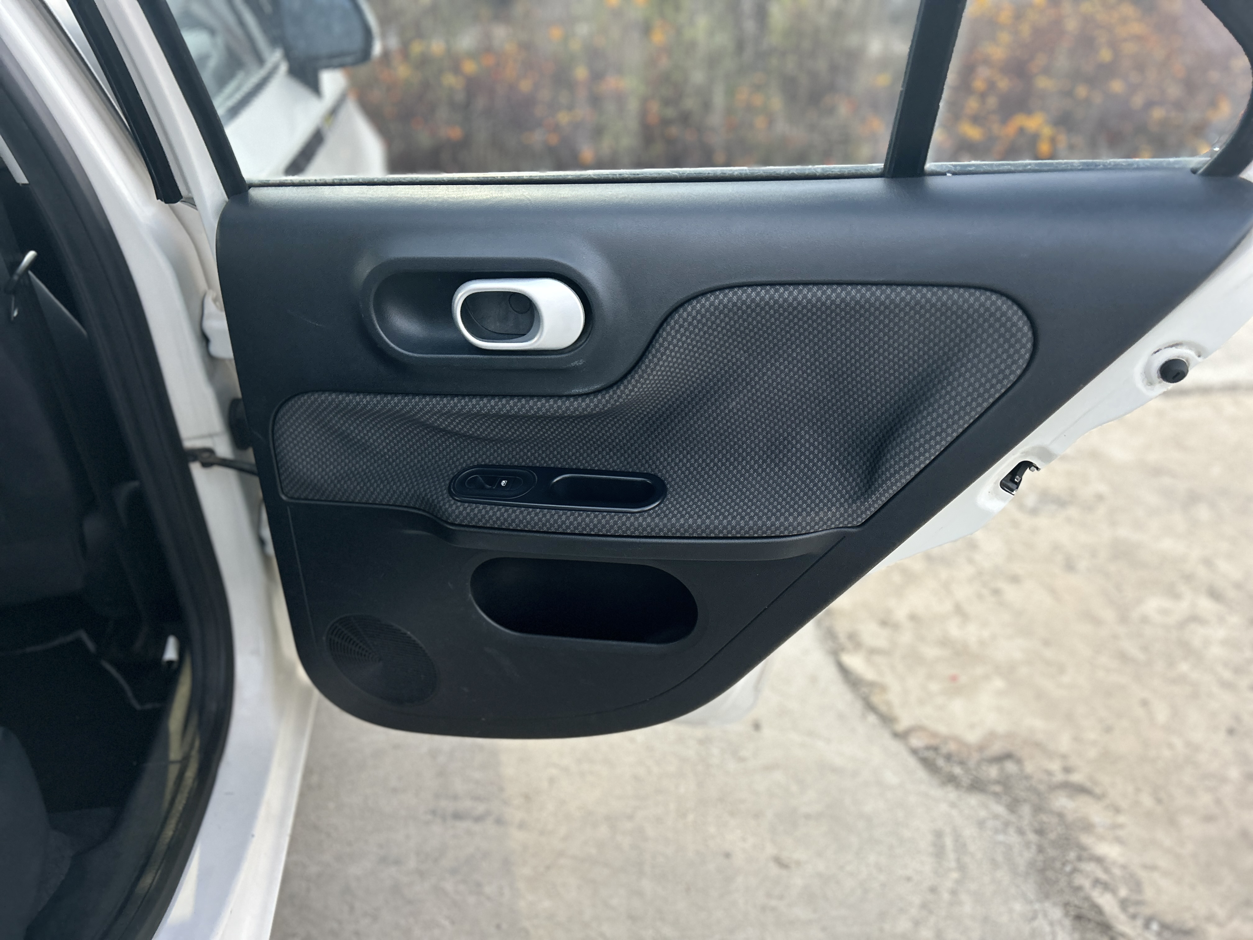 MG 3 2015 car image #12