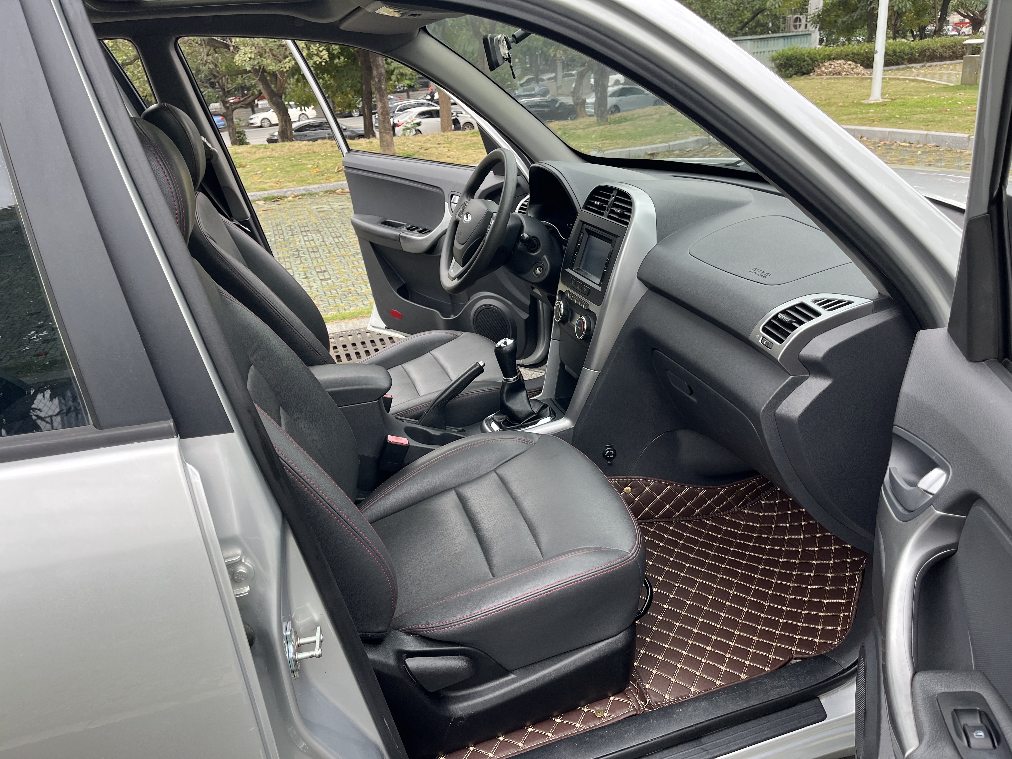 Chery Tiggo 3 2015 صورة سيارة #12