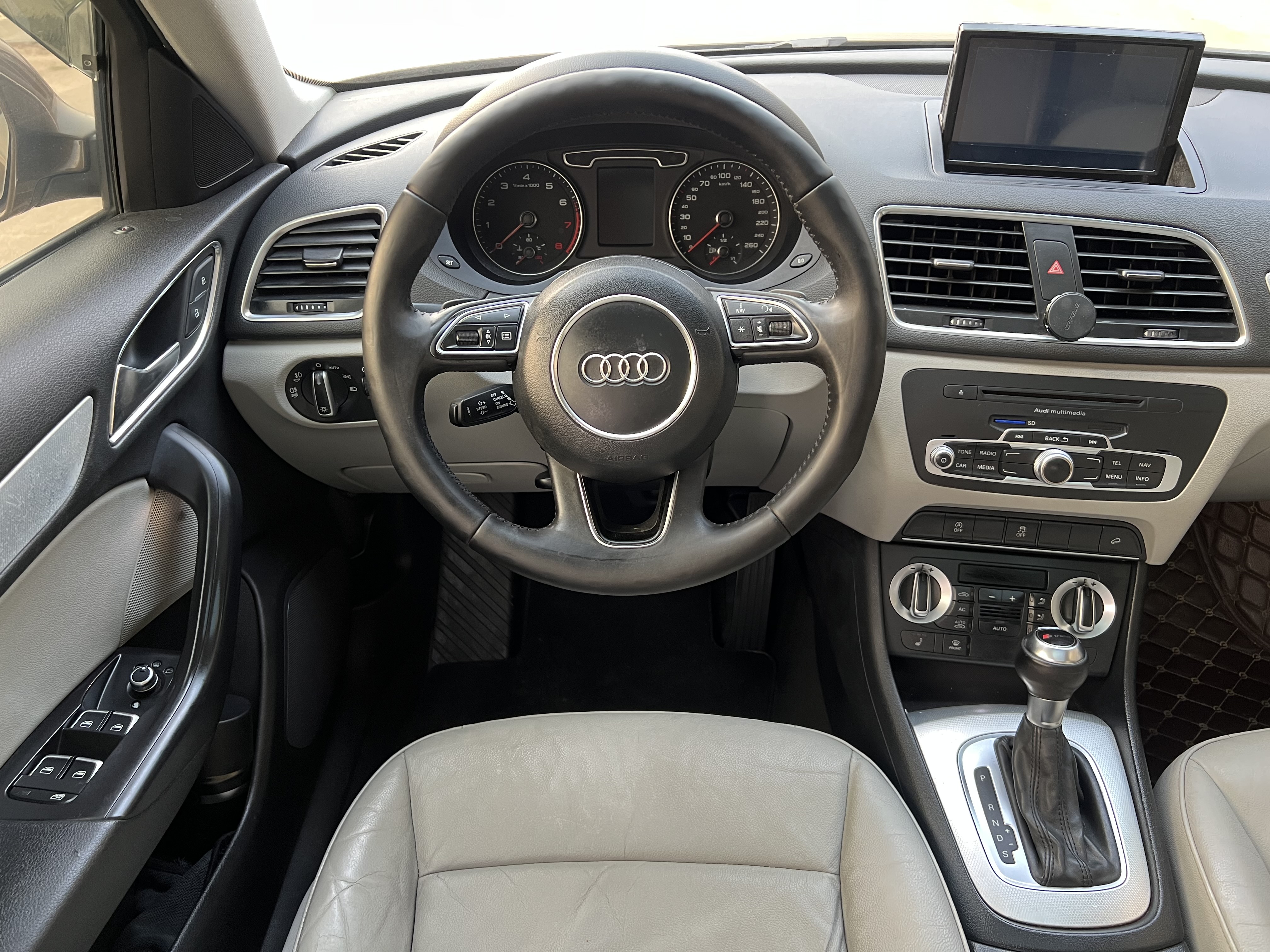 Audi Q3 (Imported) 2013 car image #12