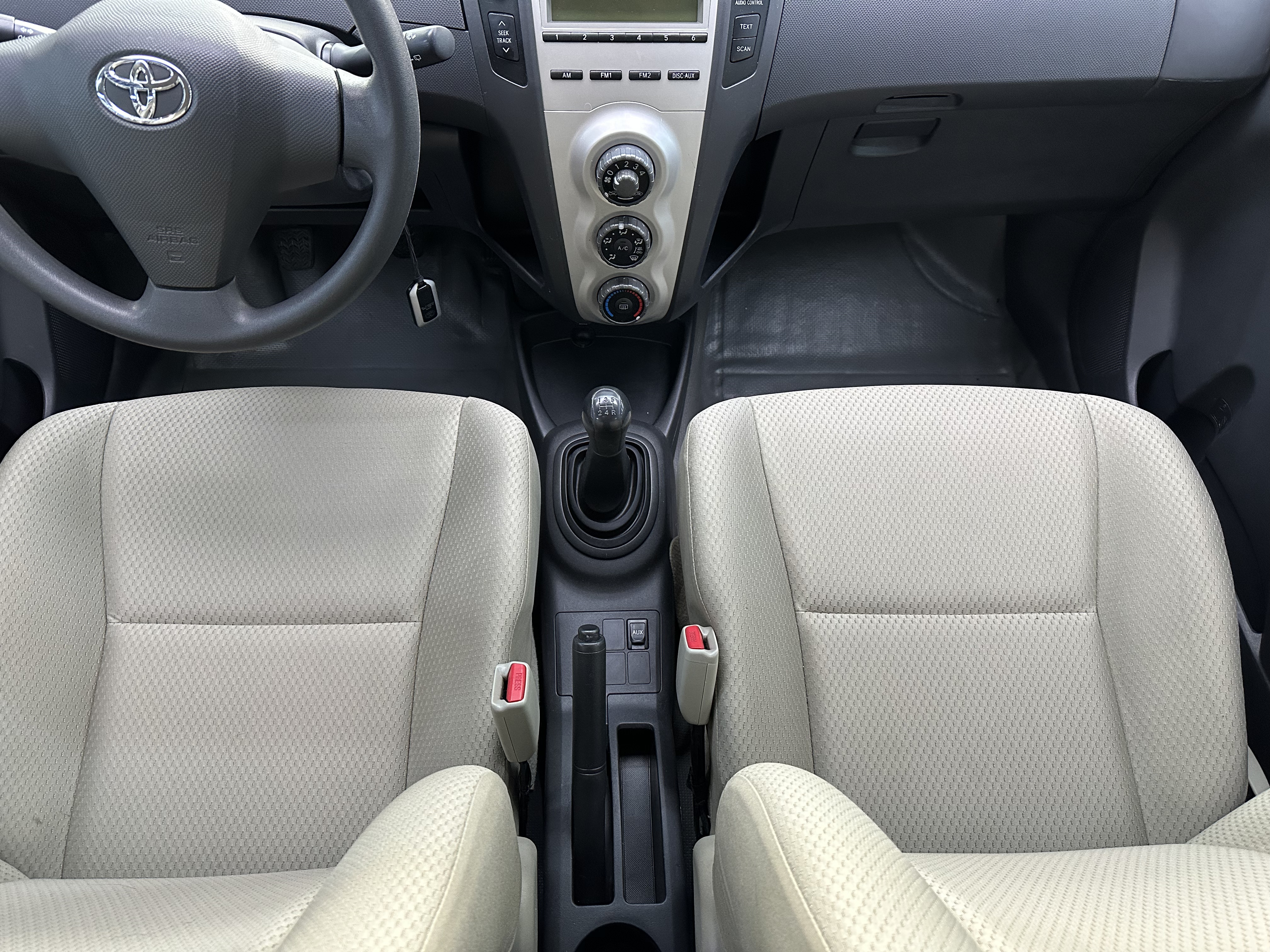 Yaris 2010 #12 Yaris 2010 car image #12