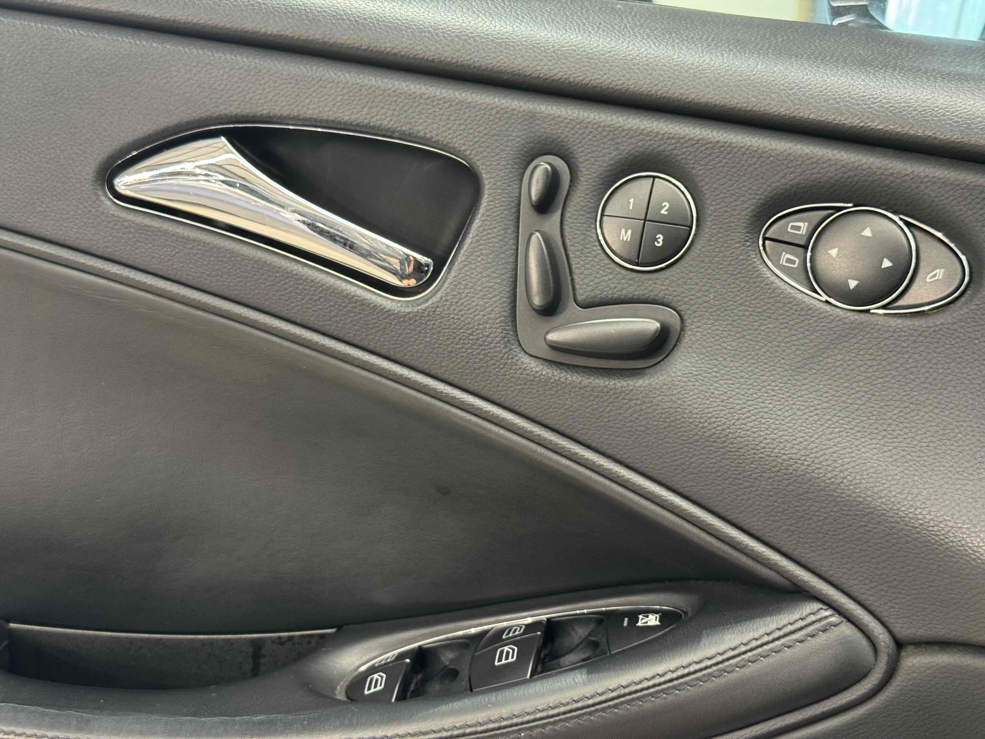 Mercedes-Benz CLS AMG 2009 car image #12