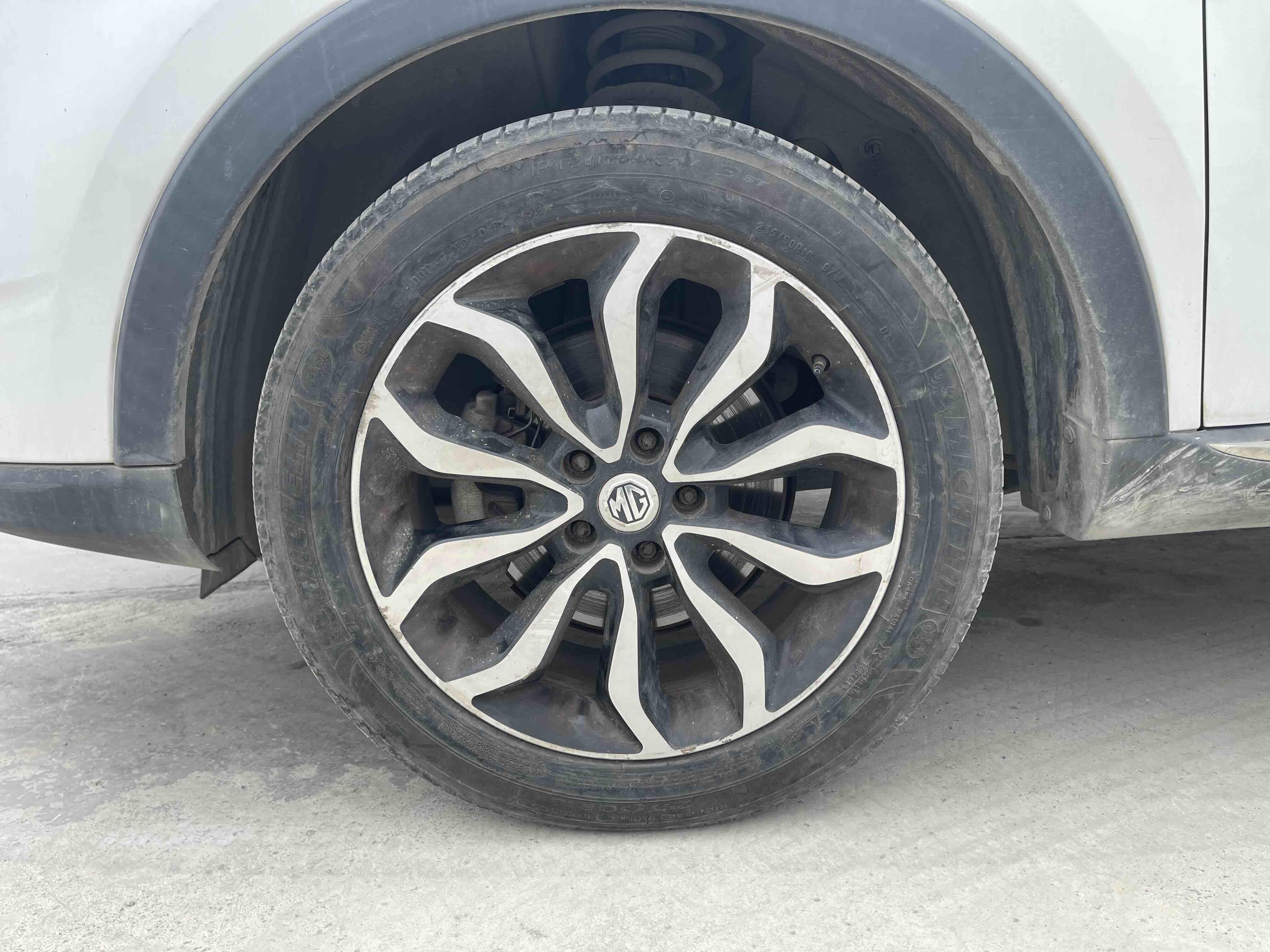 MG GS 2015 car image #12