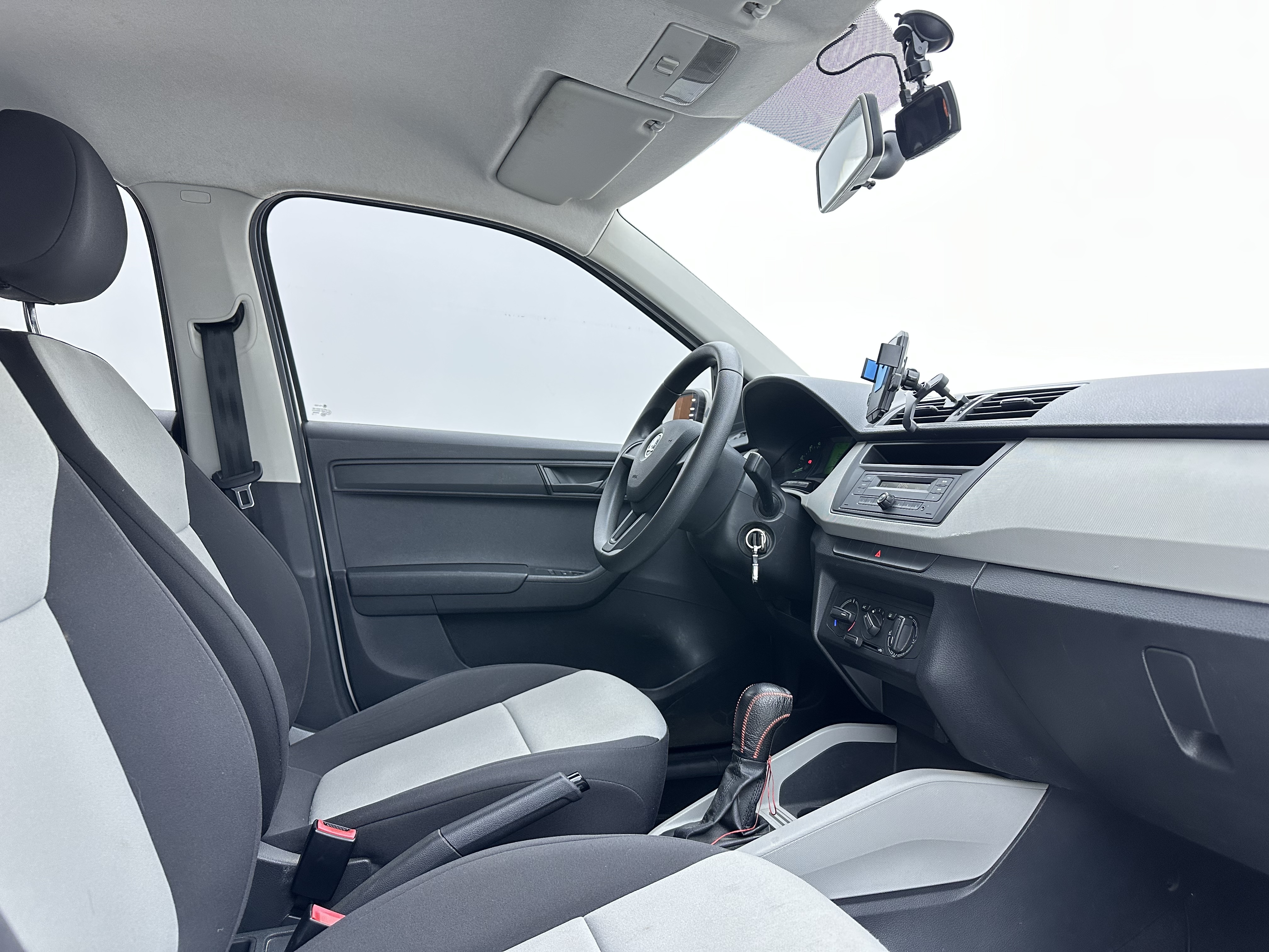 Skoda Fabia 2015 изображение автомобиля #12