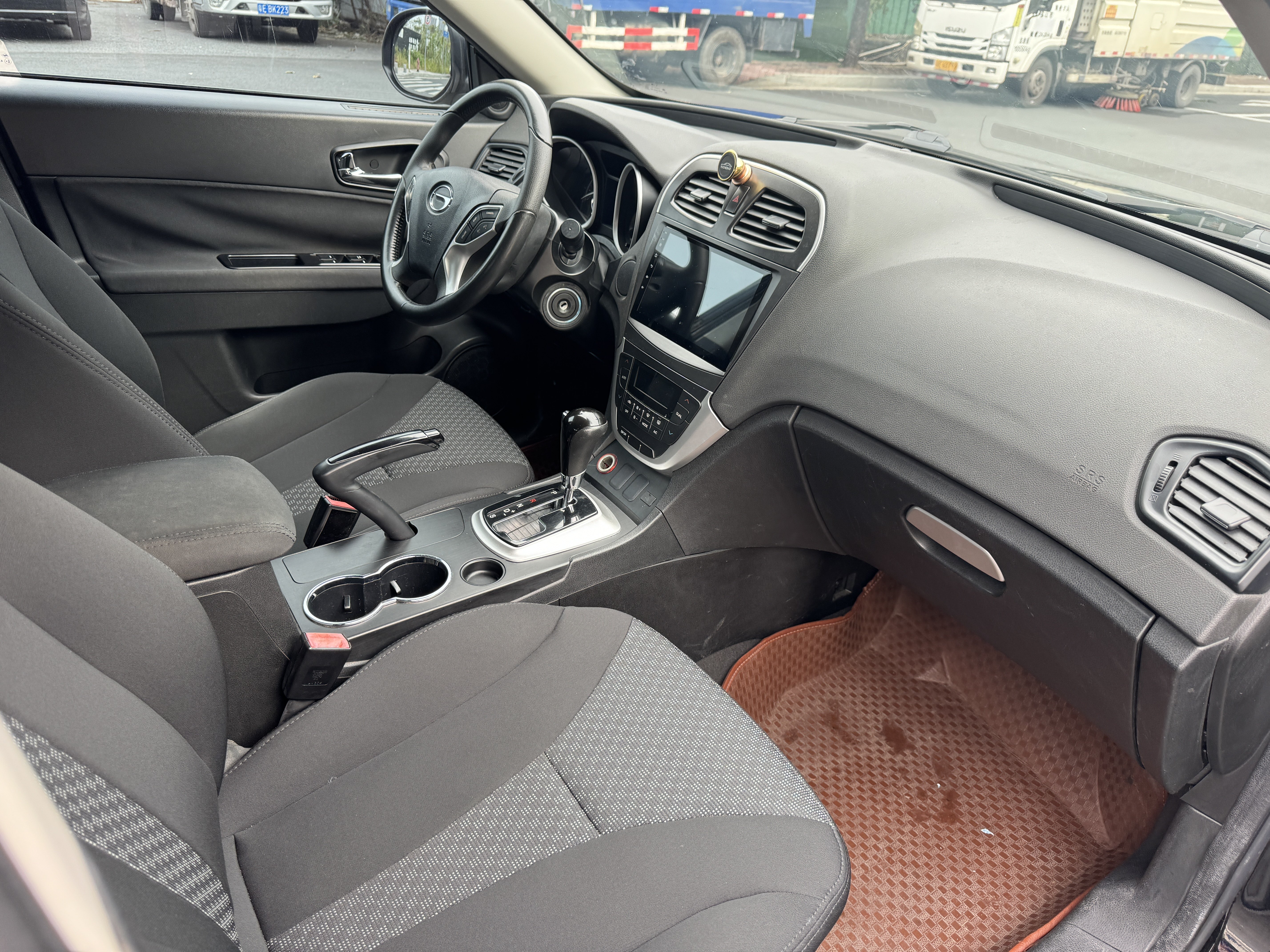 GAC Trumpchi GS5 Super 2015 car image #12