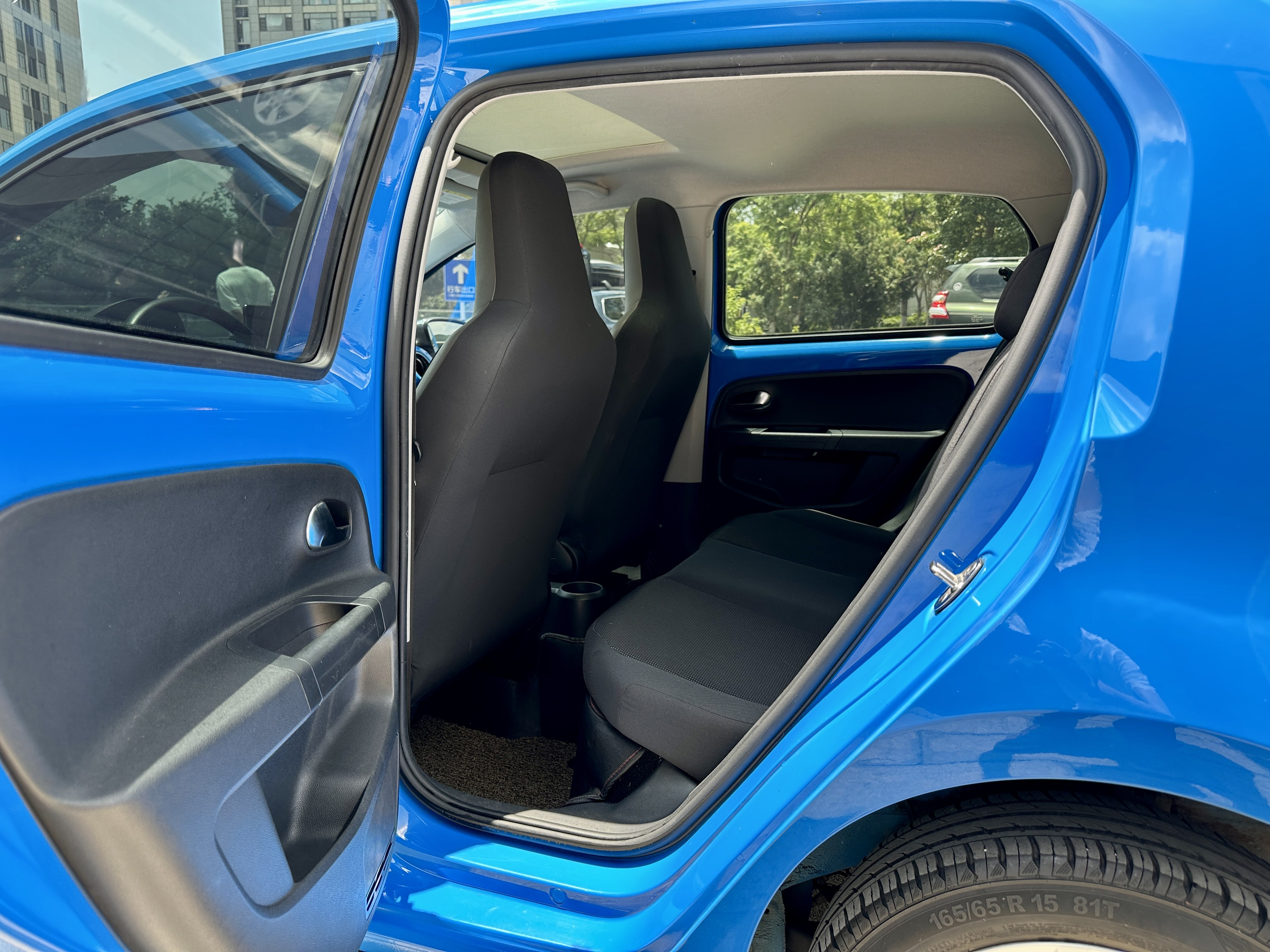 Volkswagen up! 2016 immagine di auto #12