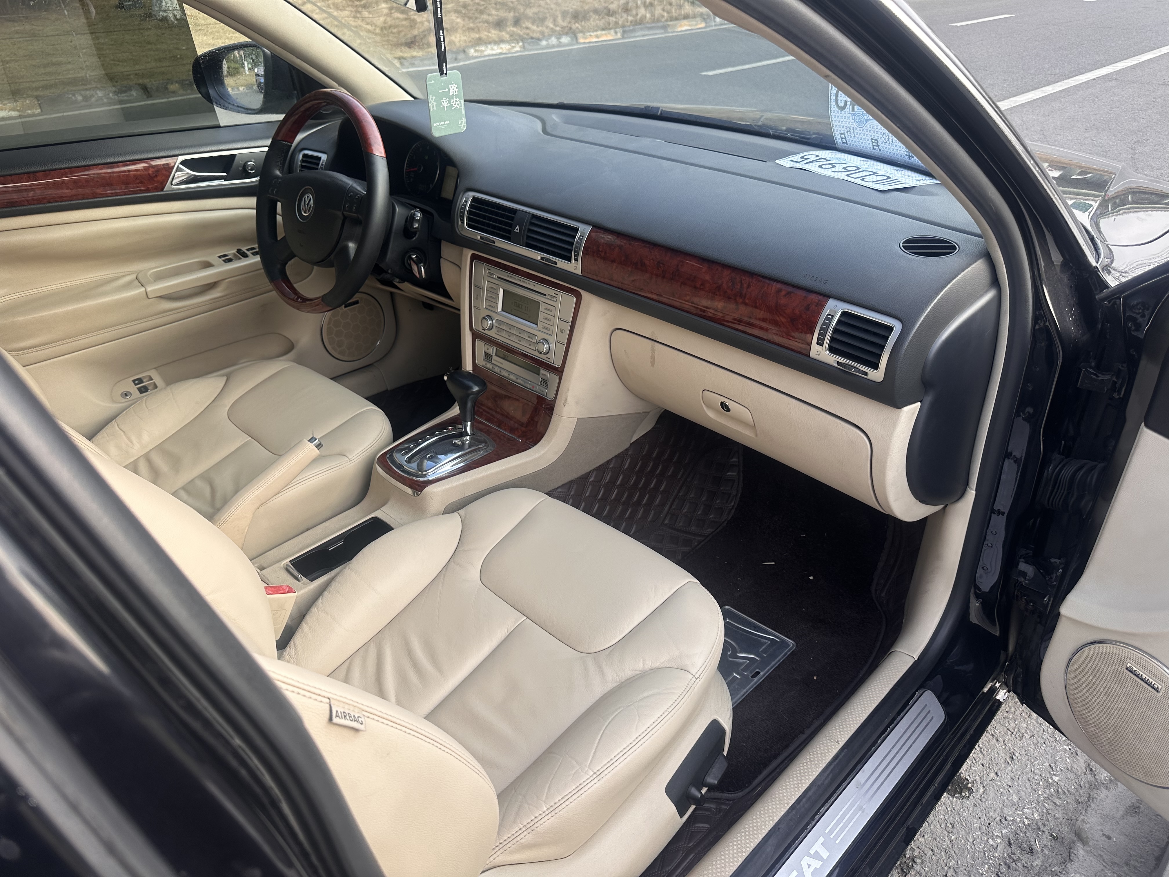 Volkswagen Passat Lingyu 2010 car image #12