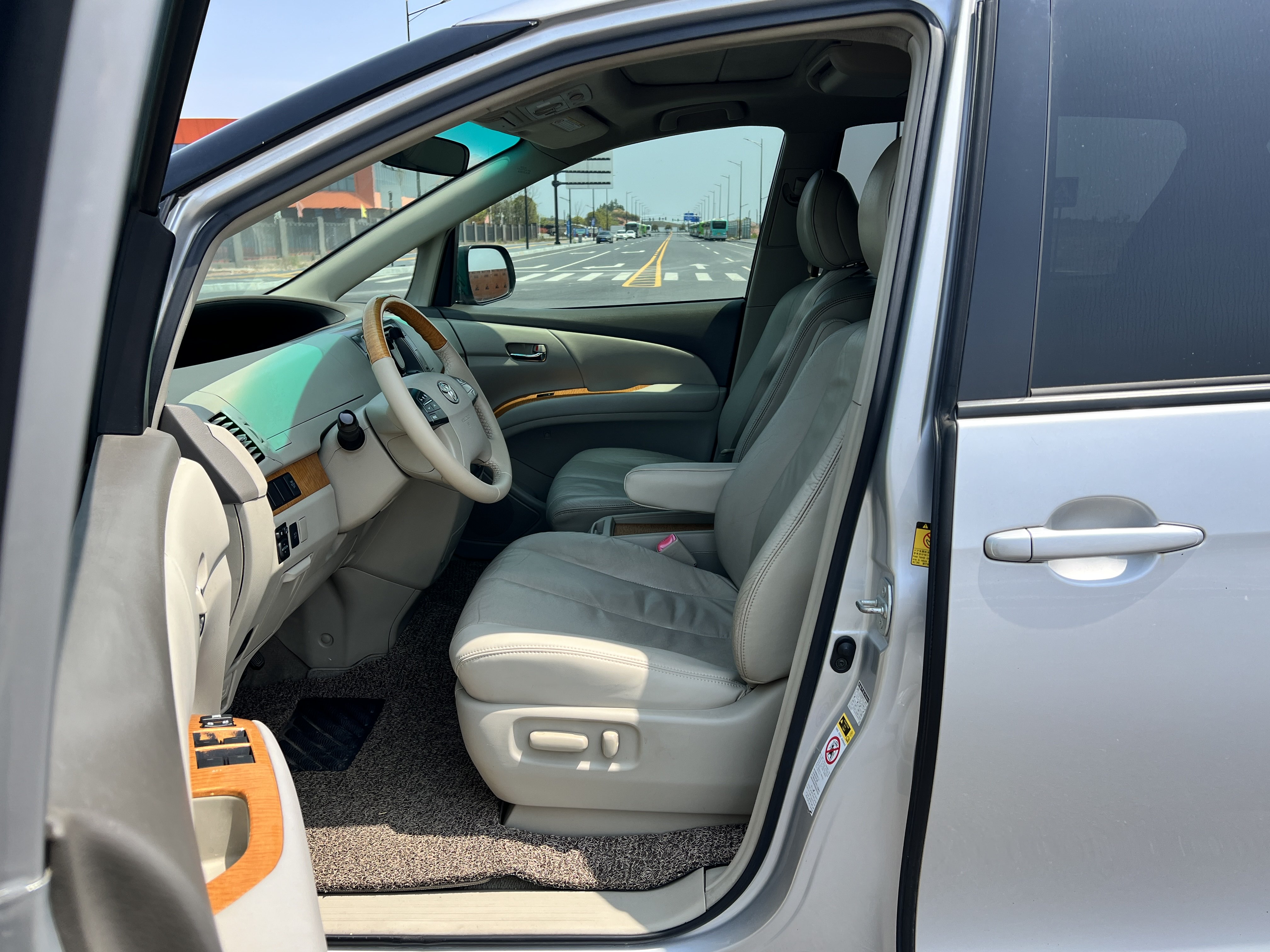 Toyota Previa 2010 car image #12