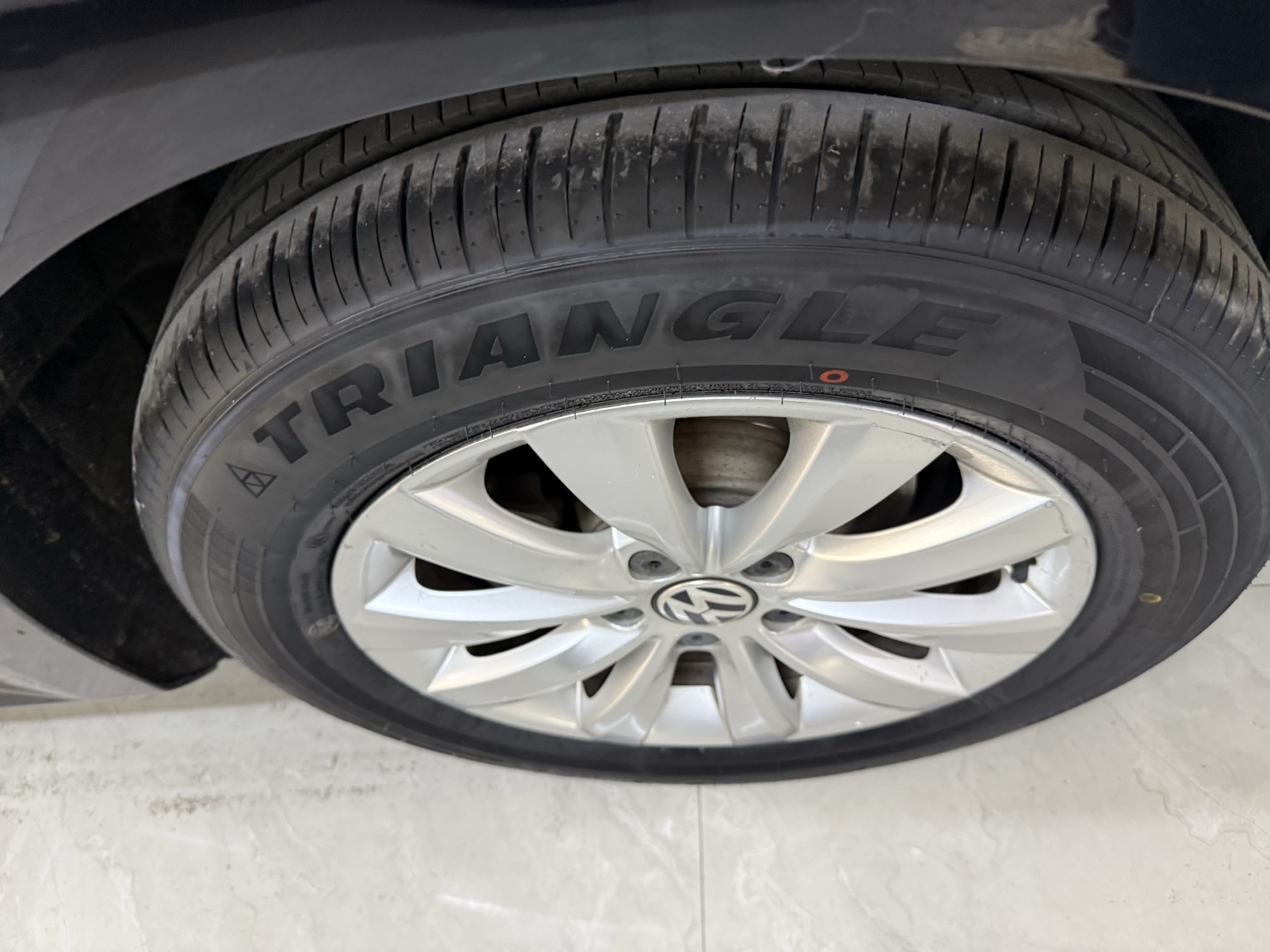 Volkswagen Passat 2016 car image #12
